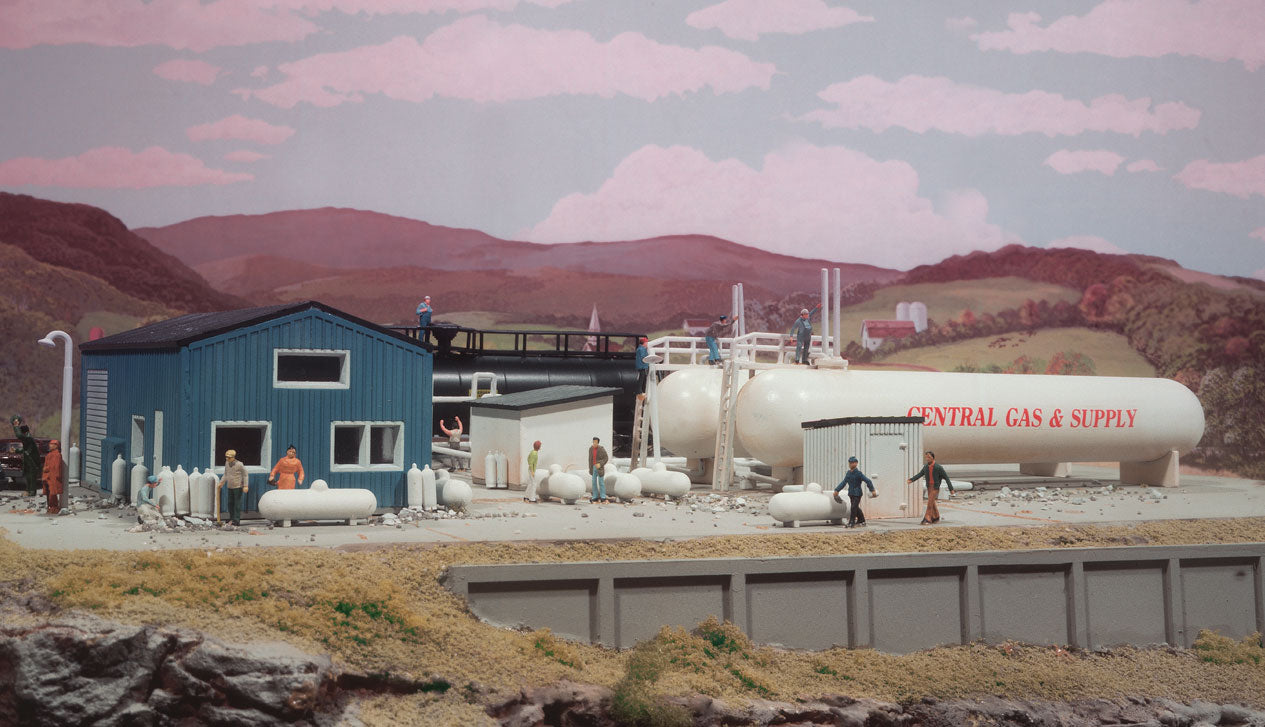 Walthers Cornerstone 933-3213 N Scale Central Gas & Supply KIT