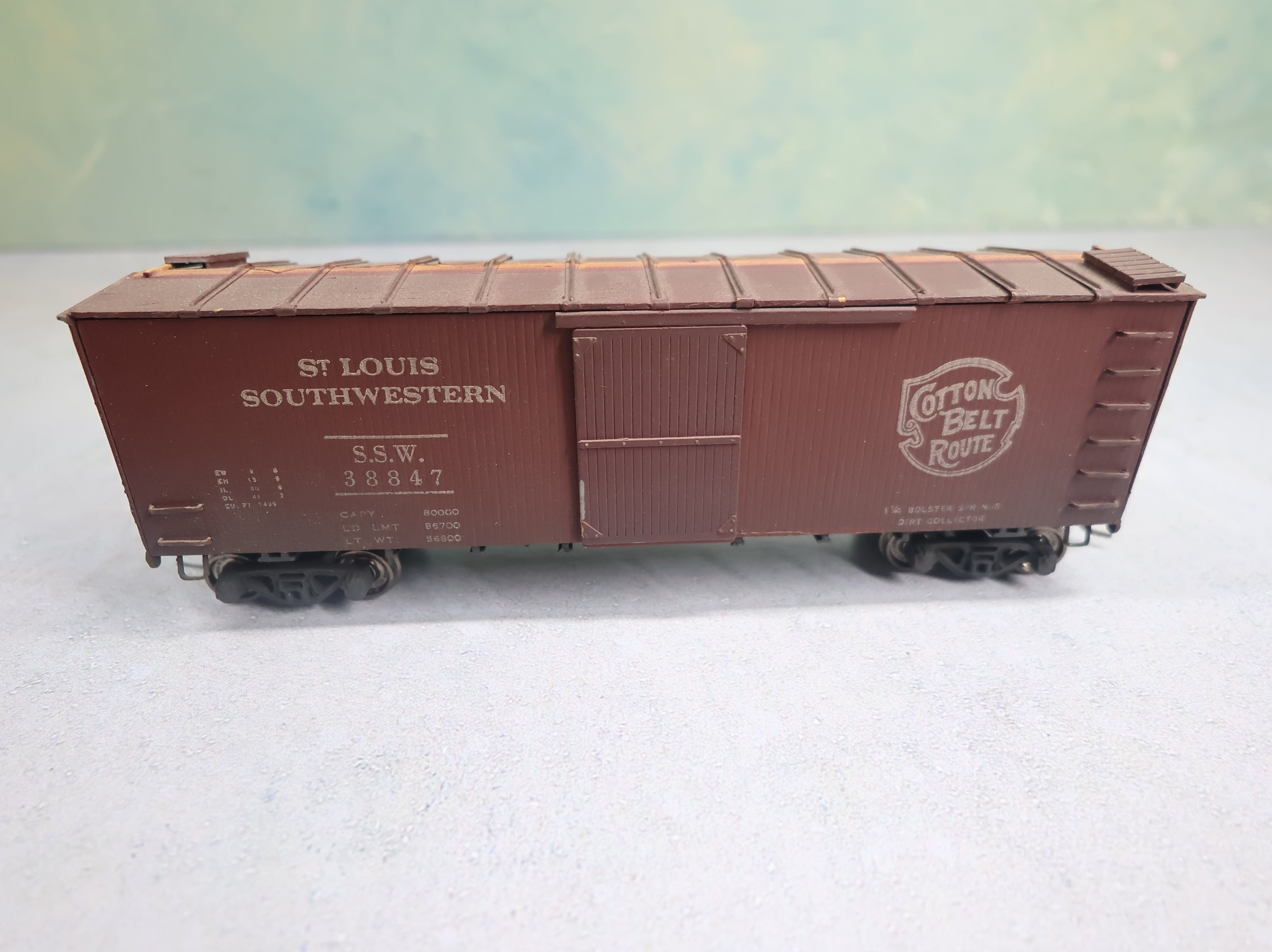 USED HO Scale 42' Wooden Box Car Cotton Belt SSW #38847 Weathered Wood Built Kit
