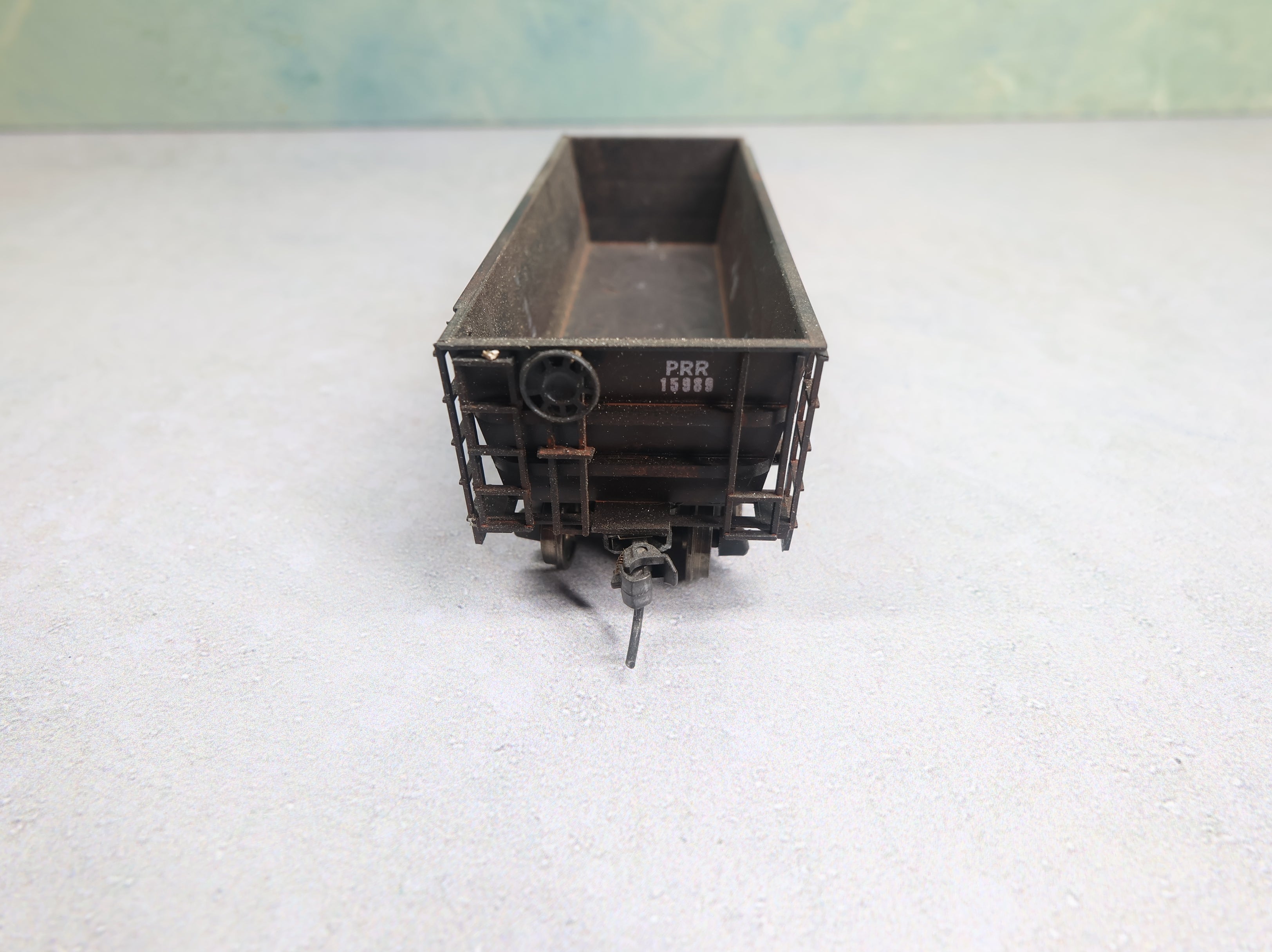 USED Roundhouse HO Scale Lo-Side Ore Car Pennsylvania PRR #15989 Weathered