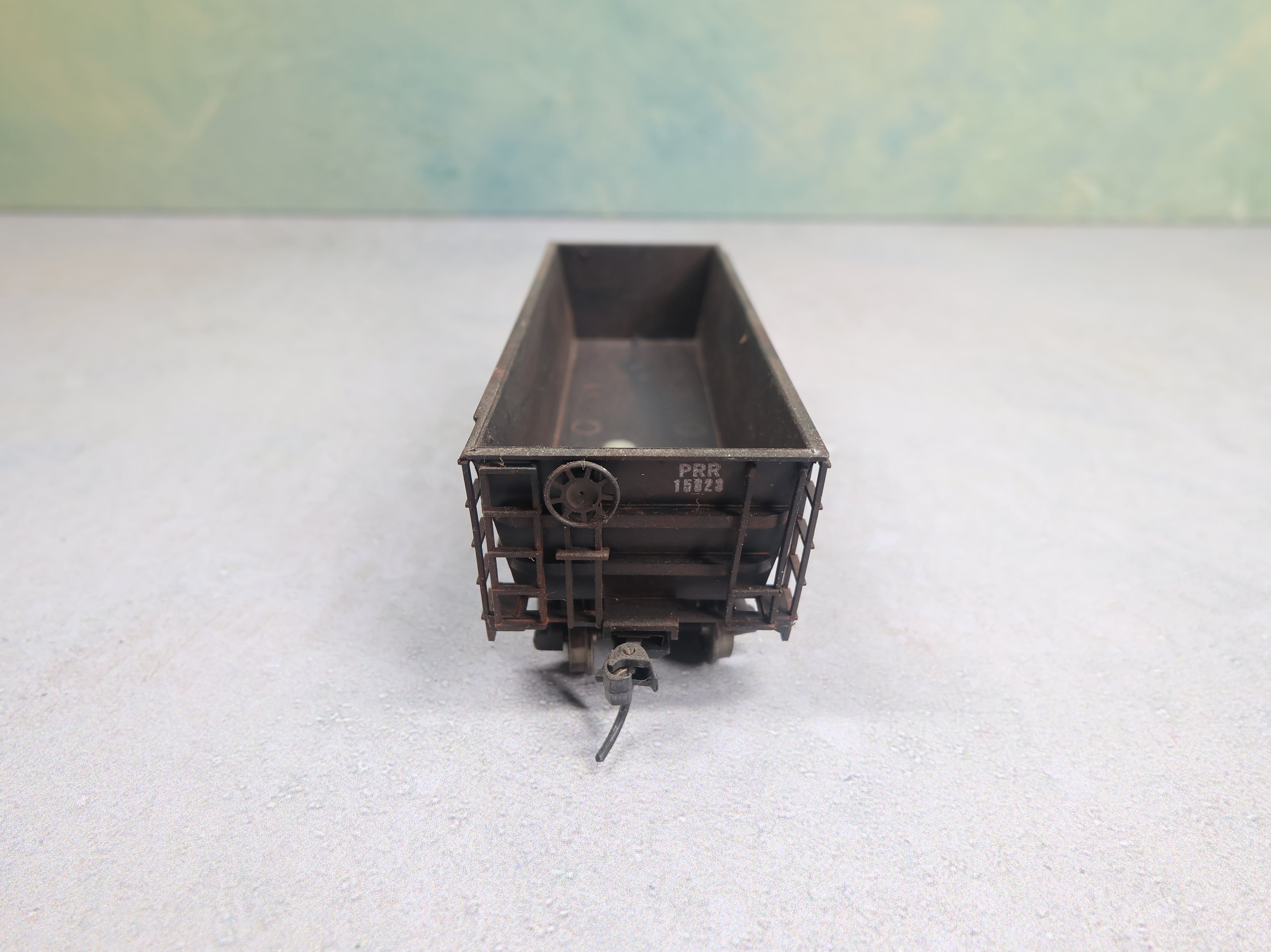USED Roundhouse HO Scale Lo-Side Ore Car Pennsylvania PRR #15823 Weathered