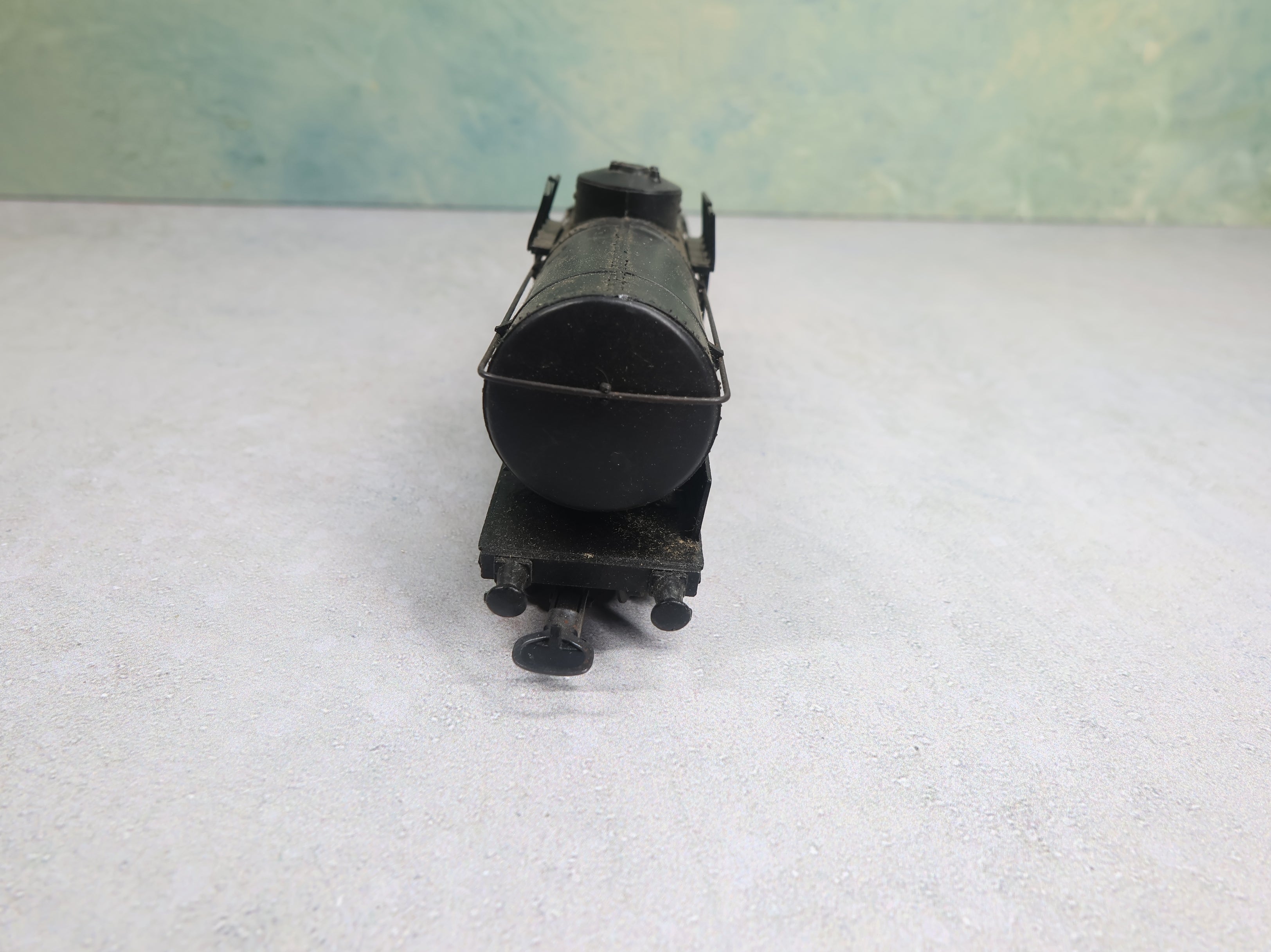 USED Kleinbahn HO Scale Tank Car Mobil Oil Austria Large Logo w/ Euro Couplers