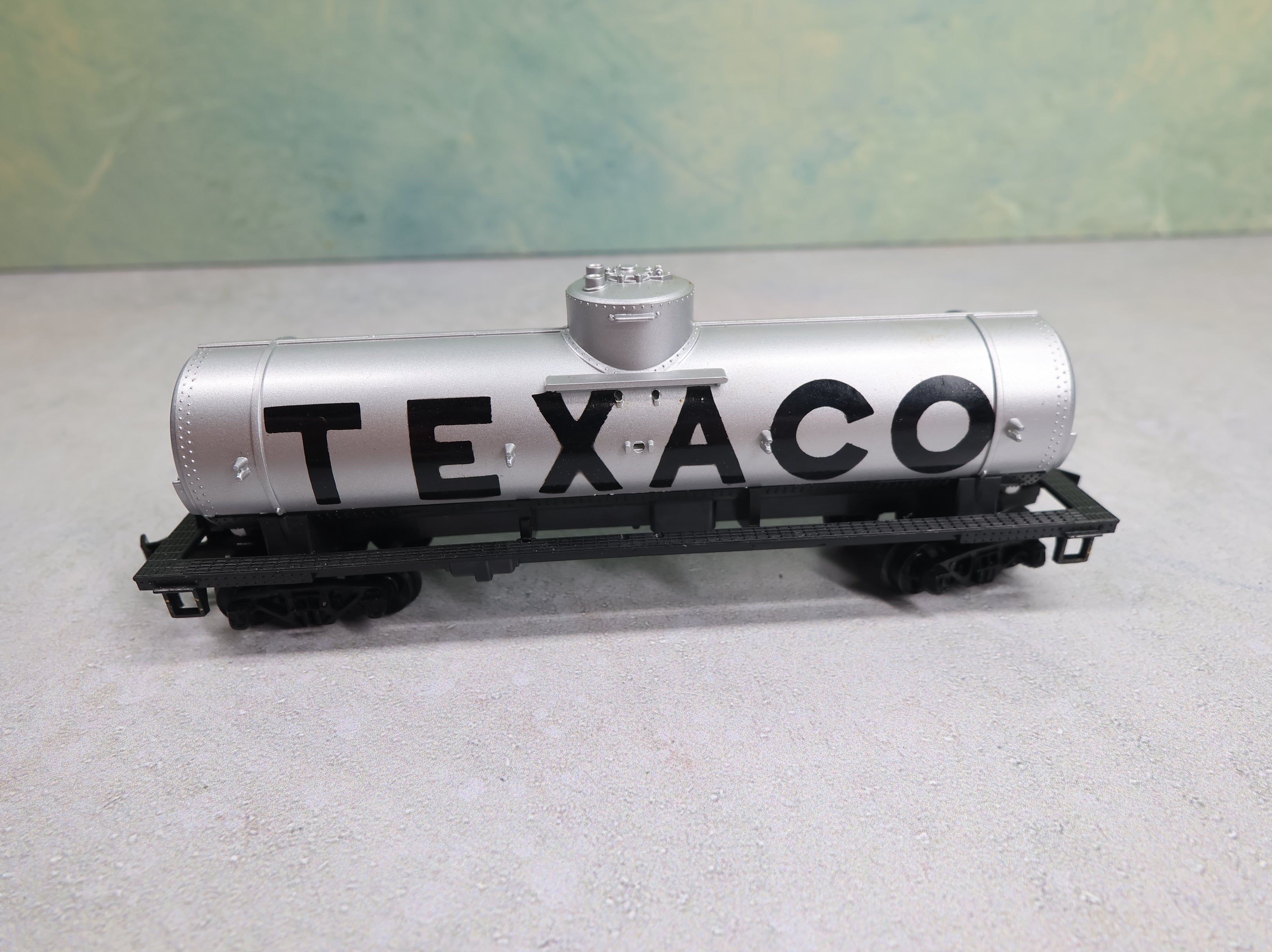 USED Tyco HO Scale Single Dome Tank Car Texaco
