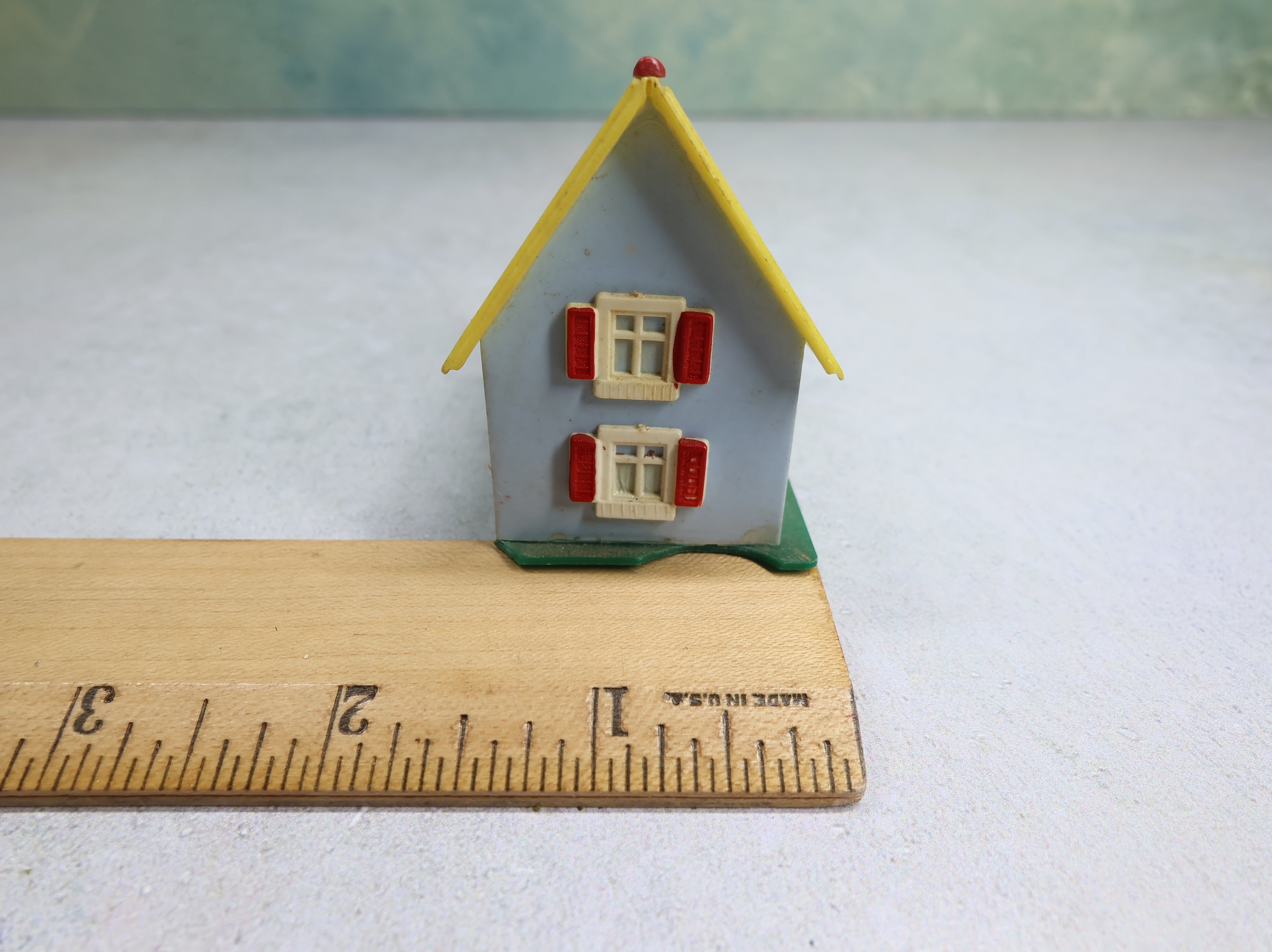 USED Hoffman N Scale Blue & Yellow Village Home