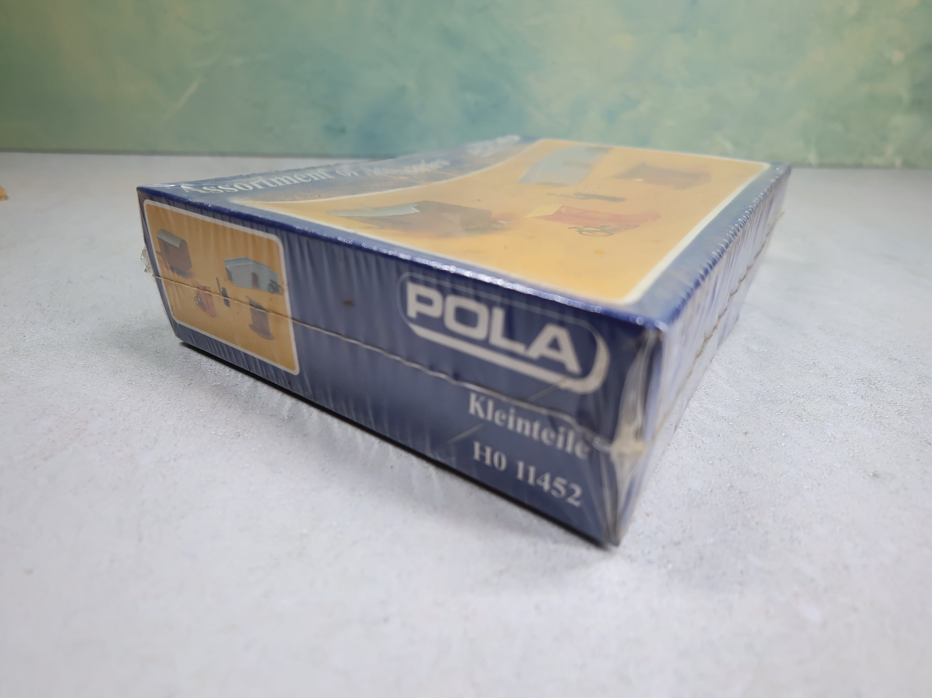 USED Pola 11452 HO Scale Assortment of Accessories (sealed) KIT