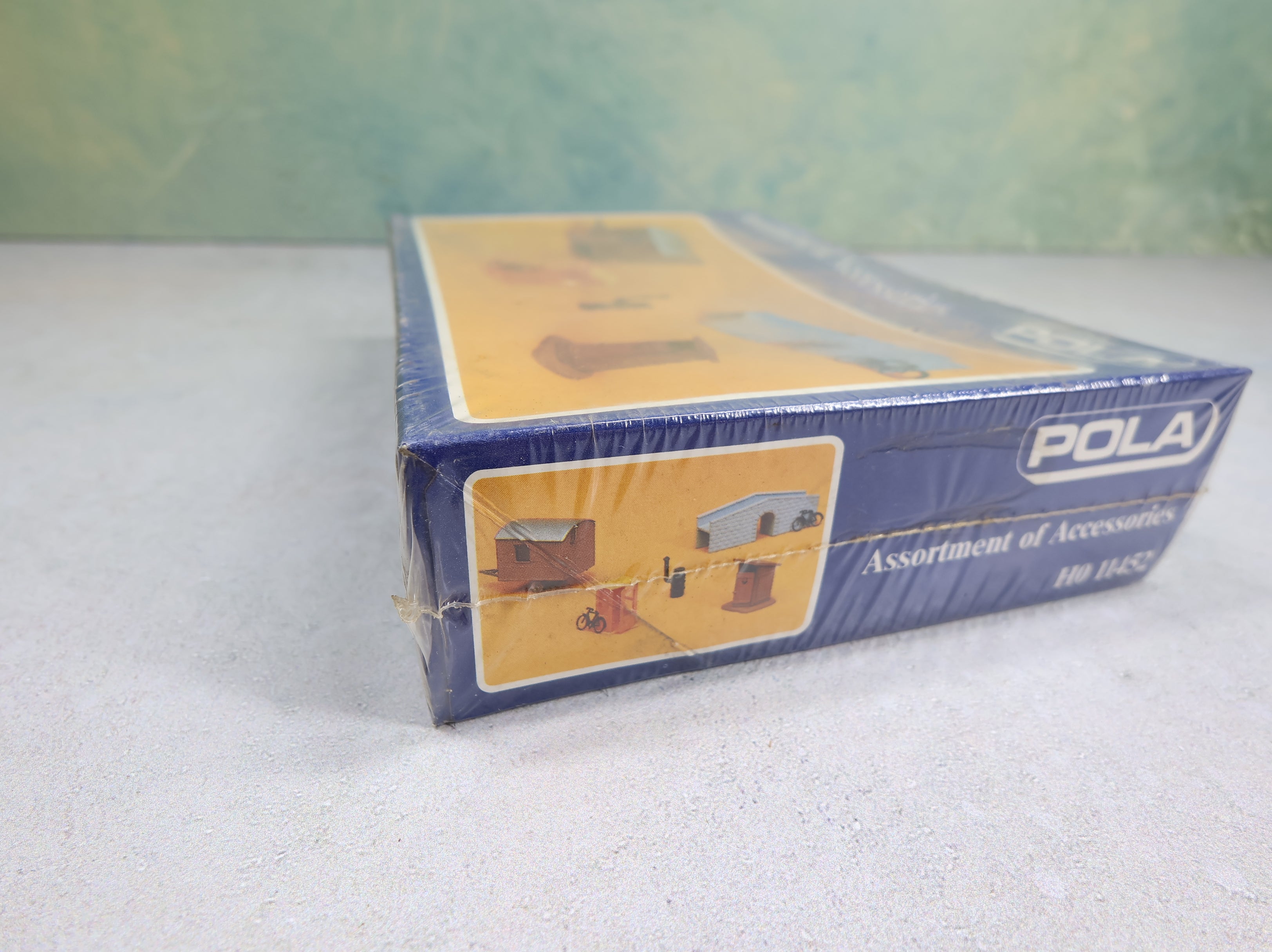 USED Pola 11452 HO Scale Assortment of Accessories (sealed) KIT