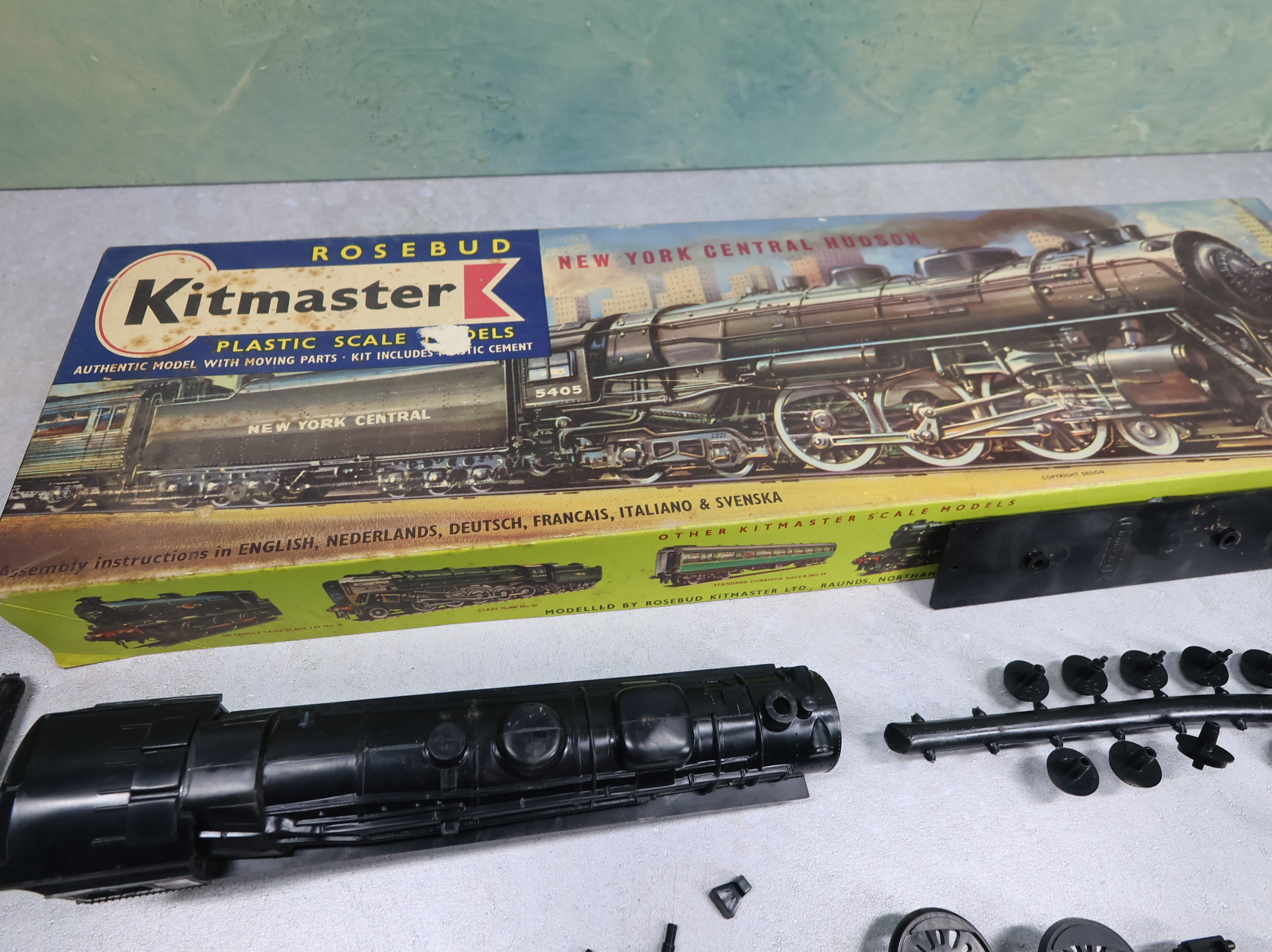 USED Rosebud Kitmaster 34 HO Scale Plastic Steam Locomotive Kit (non powered) HO & OO New York Central Hudson KIT