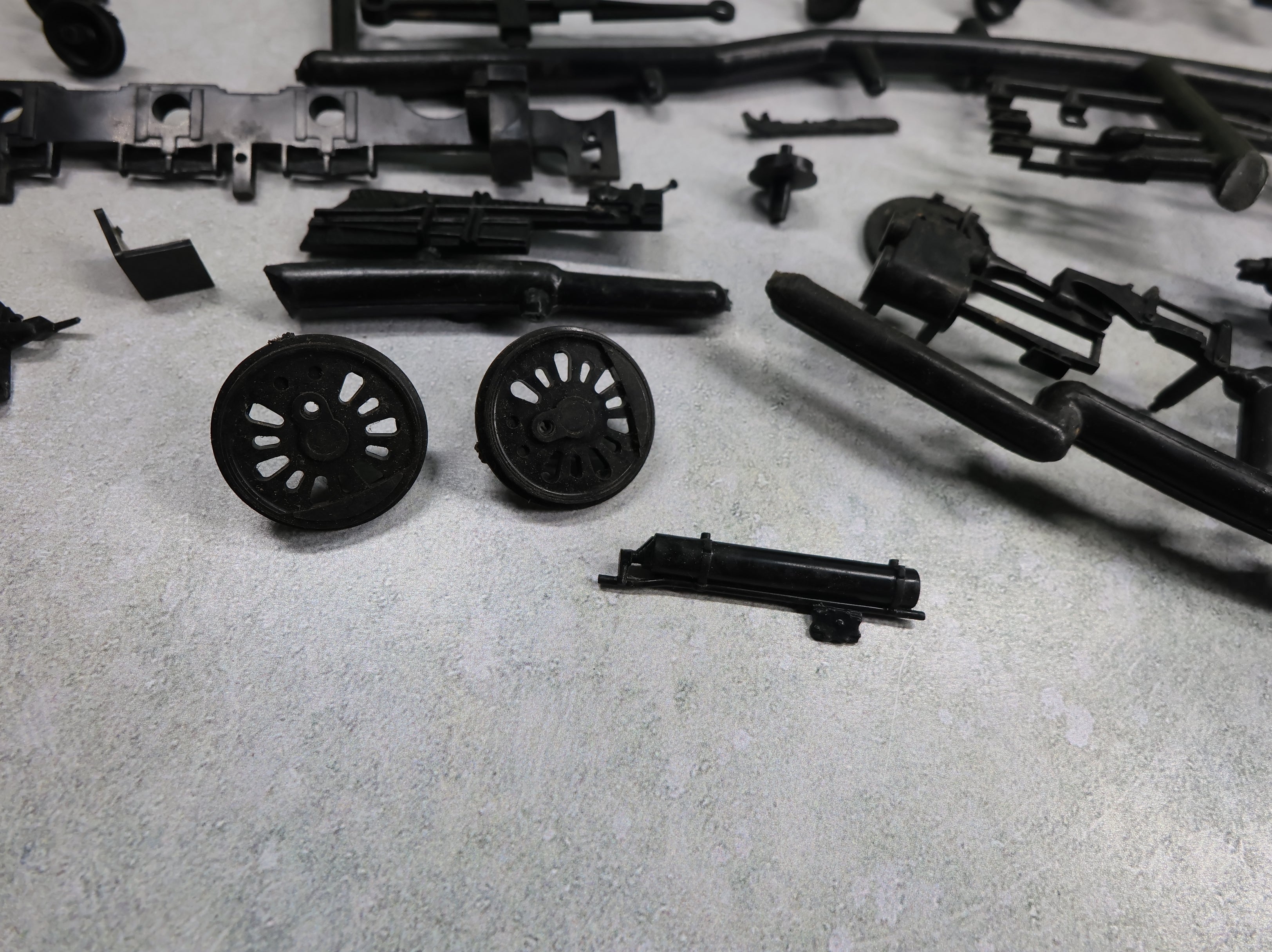 USED Rosebud Kitmaster 34 HO Scale Plastic Steam Locomotive Kit (non powered) HO & OO New York Central Hudson KIT