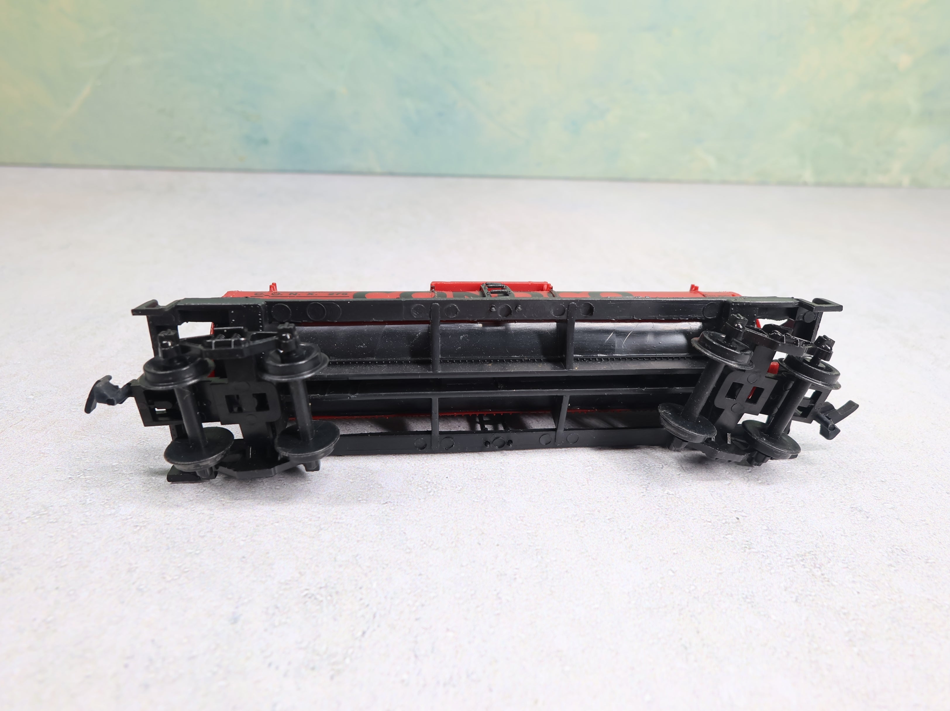 USED Life-Like HO Scale Single Dome Tank Car Conoco CONX #275