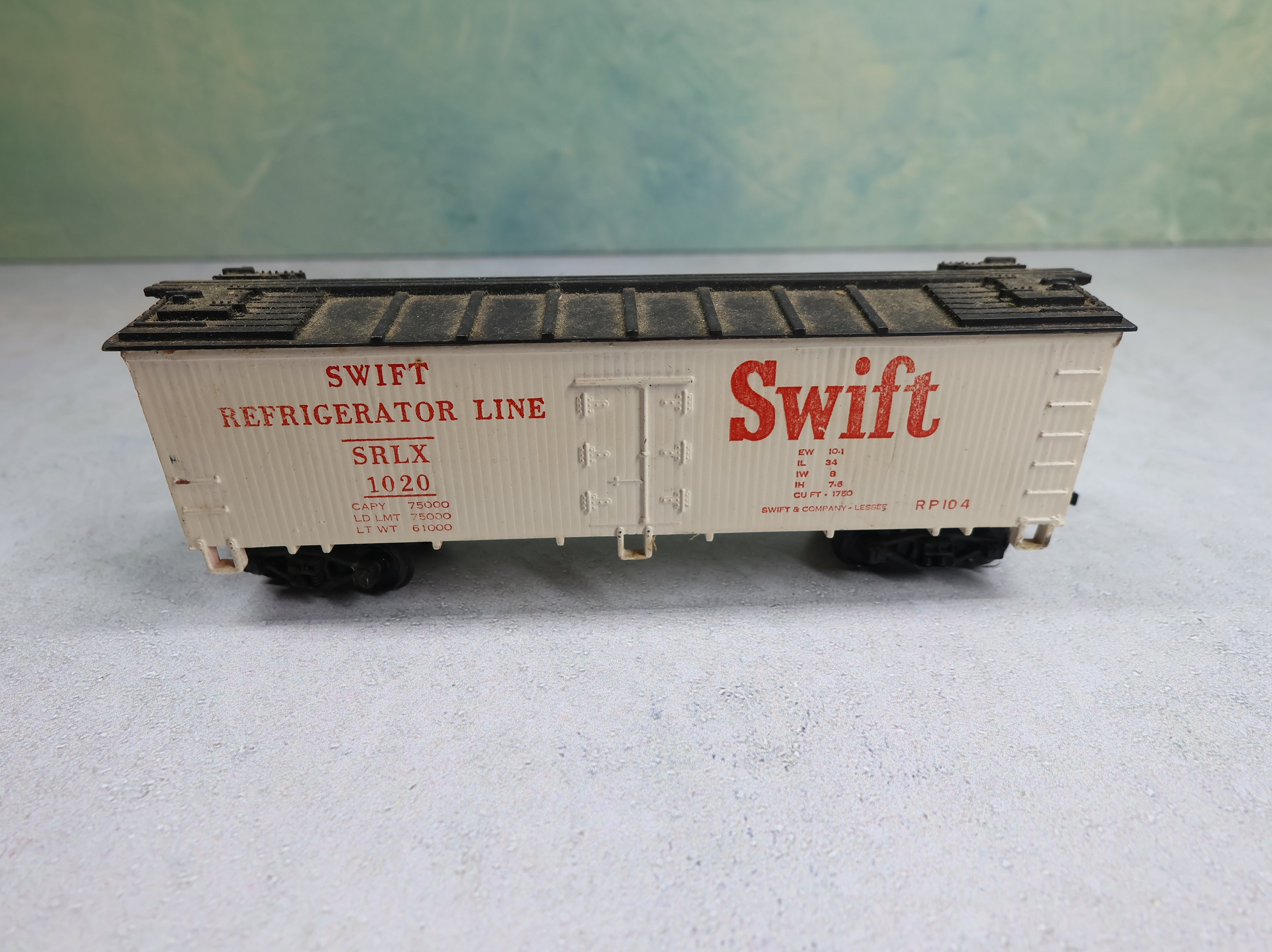 USED Life-Like HO Scale 38' Wooden Reefer Box Car Swift Refrigerator Line SRLX #1020