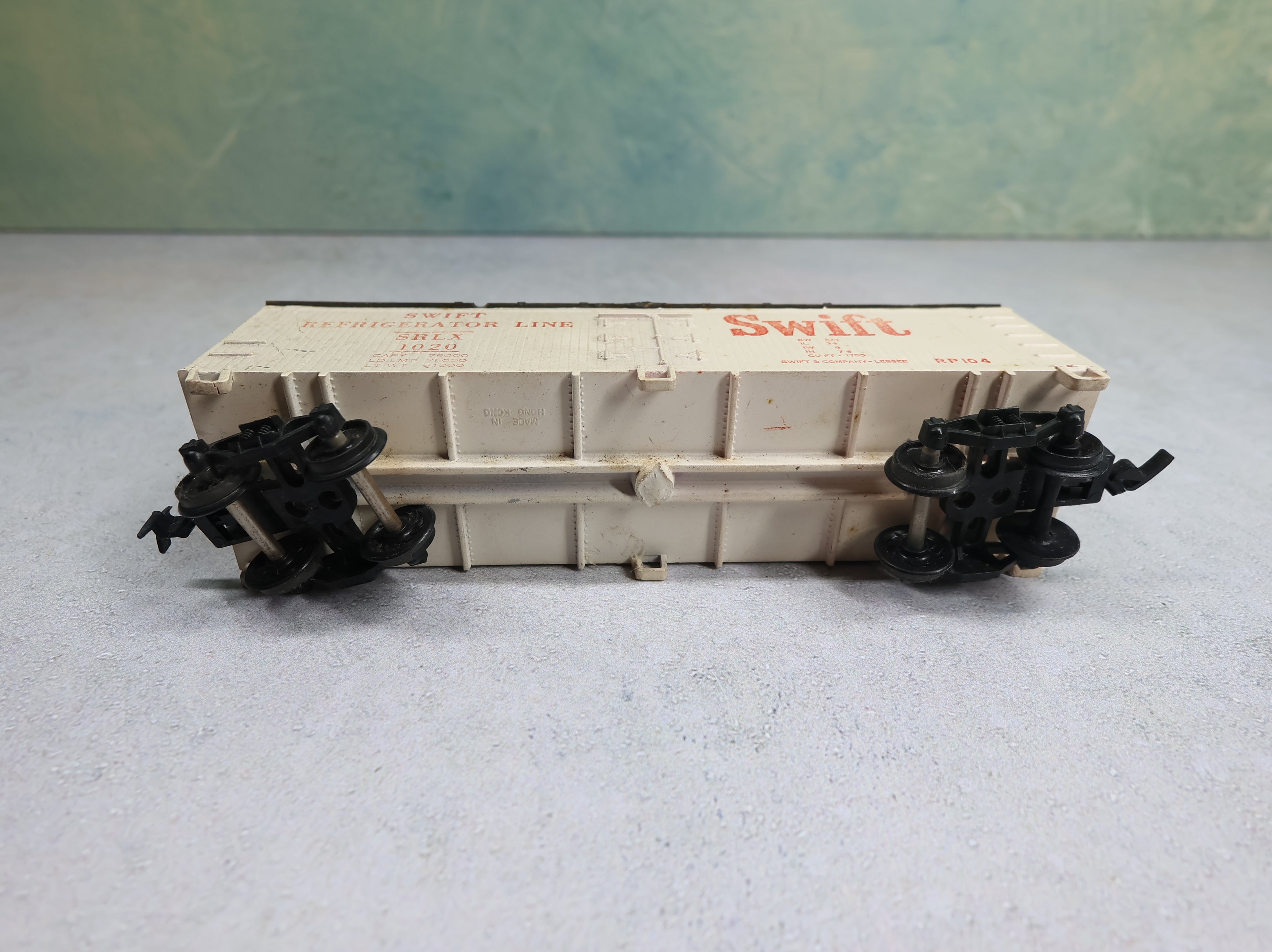 USED Life-Like HO Scale 38' Wooden Reefer Box Car Swift Refrigerator Line SRLX #1020