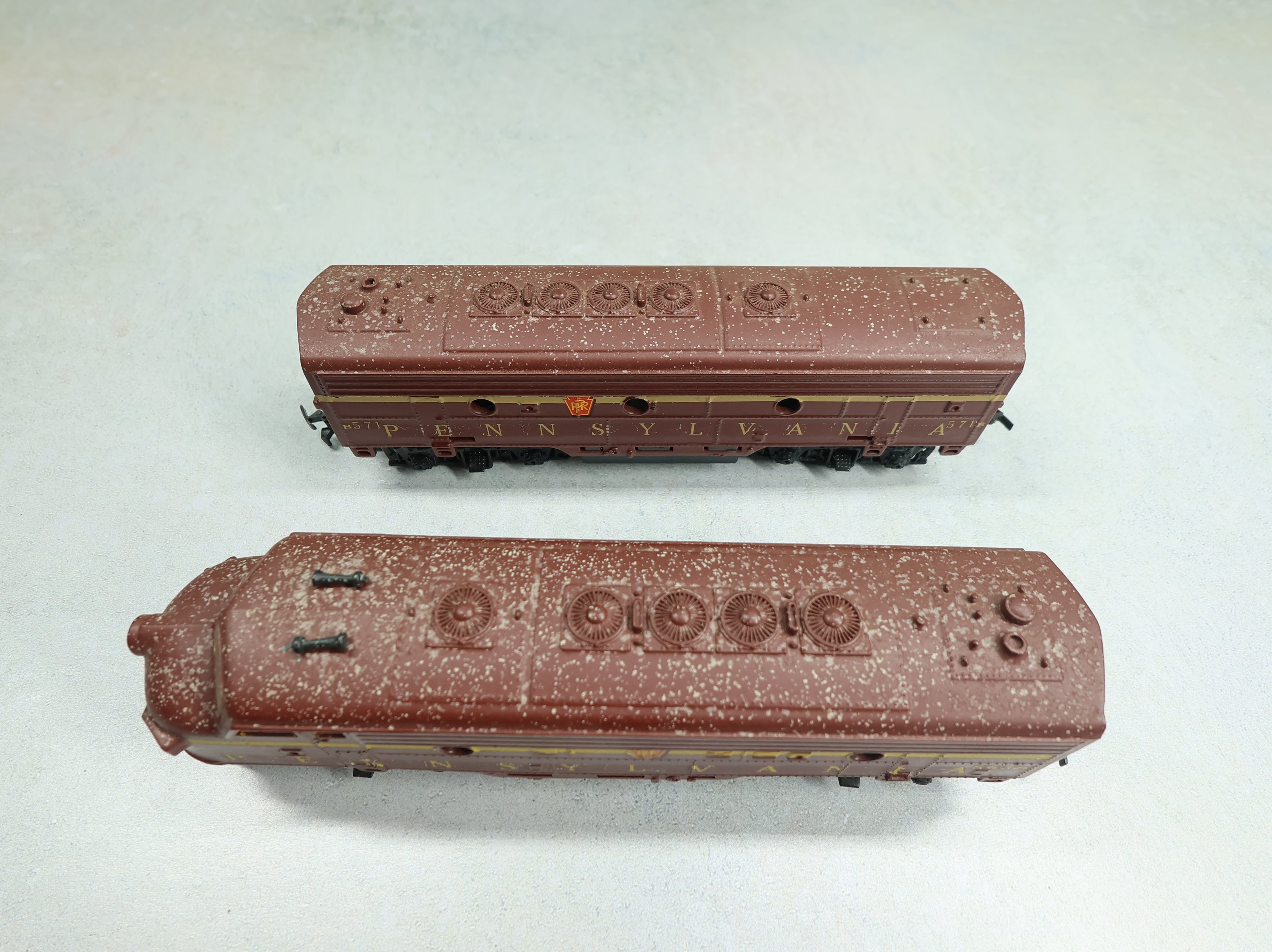 USED Life-Like HO Scale AB Diesel Locomotive Pair Pennsylvania #863 & 571 Custom