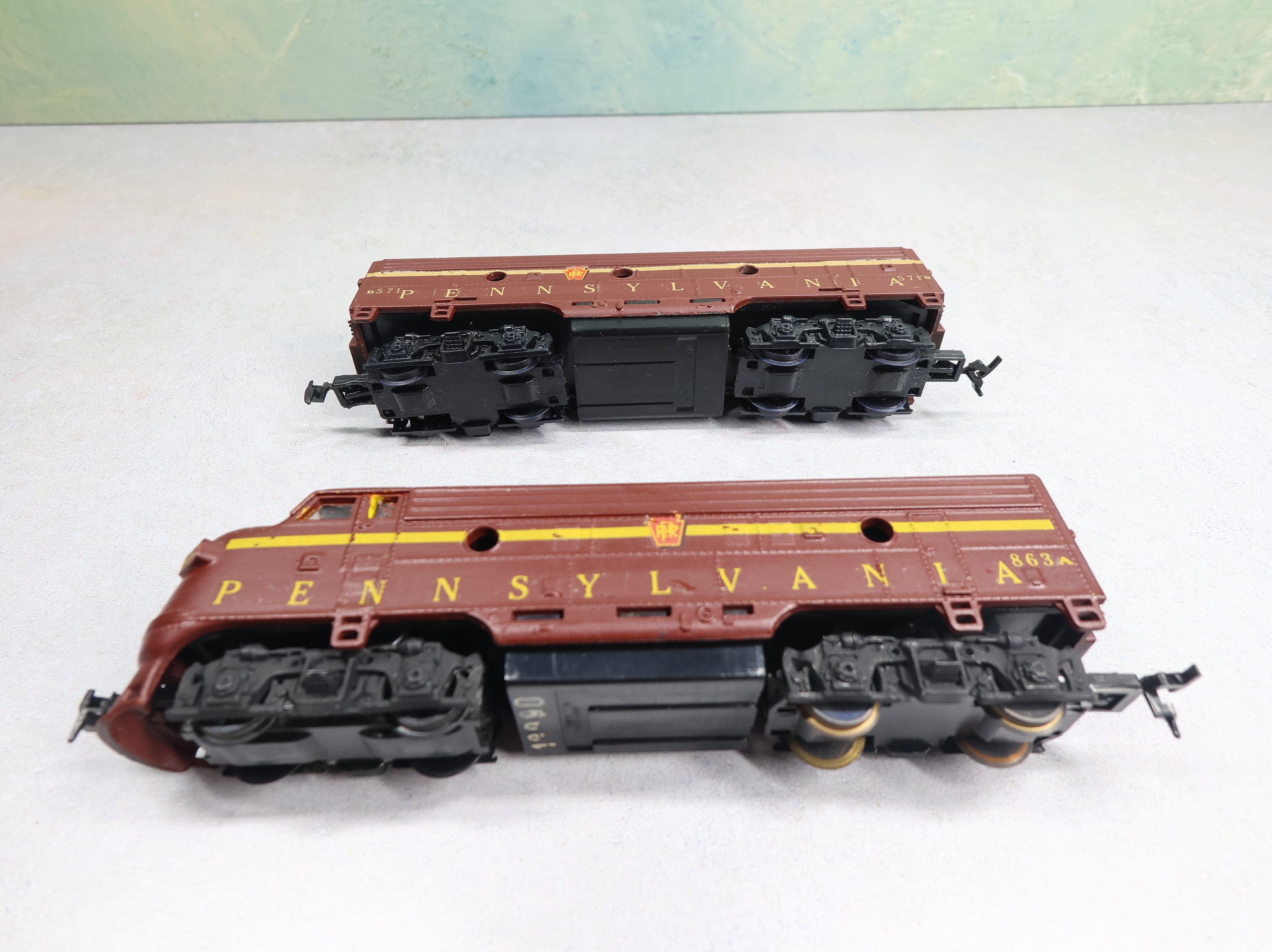 USED Life-Like HO Scale AB Diesel Locomotive Pair Pennsylvania #863 & 571 Custom