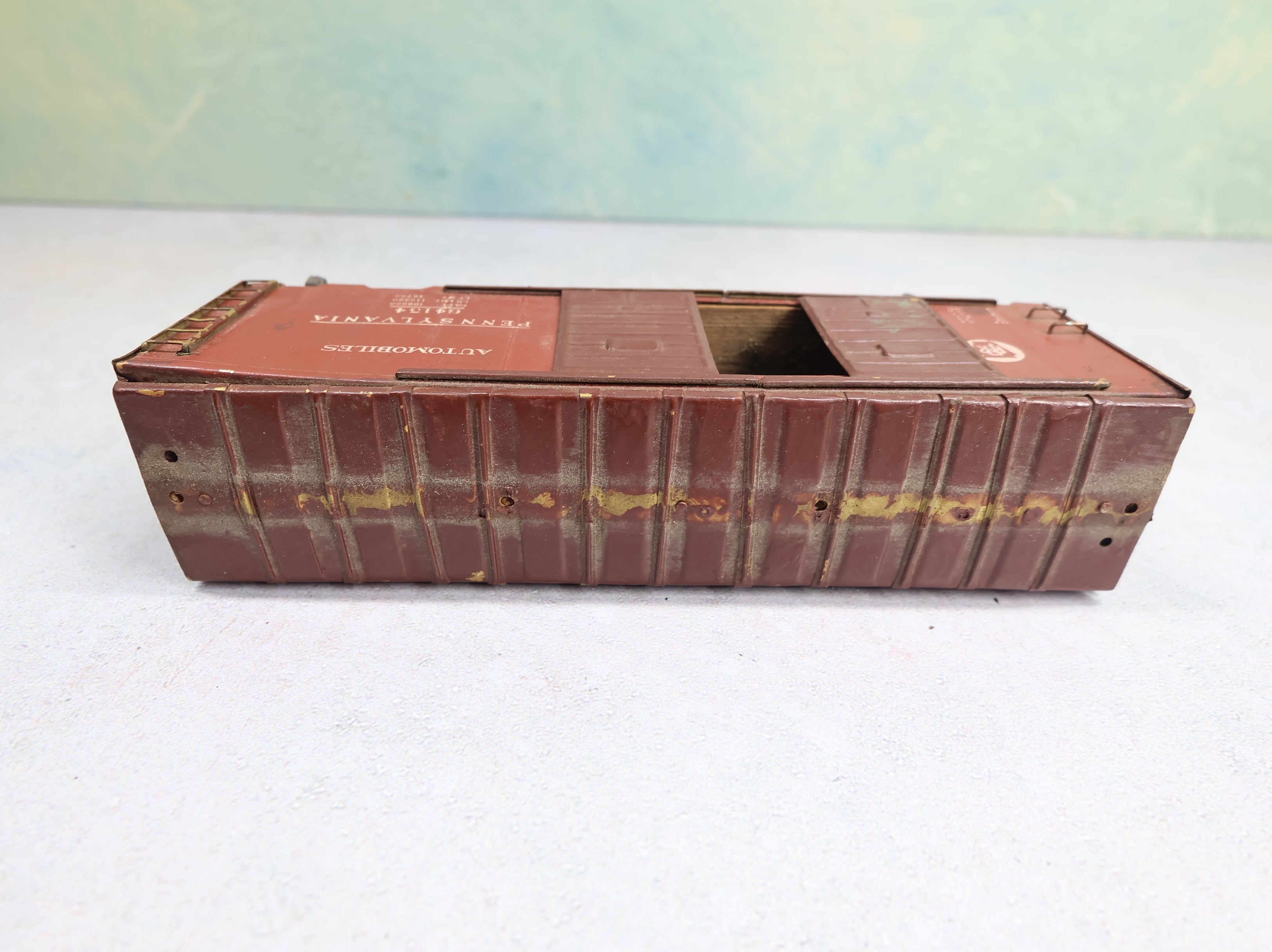 USED HO Scale 40' Box Car Pennsylvania #64154 Automobiles, Euro Couplers