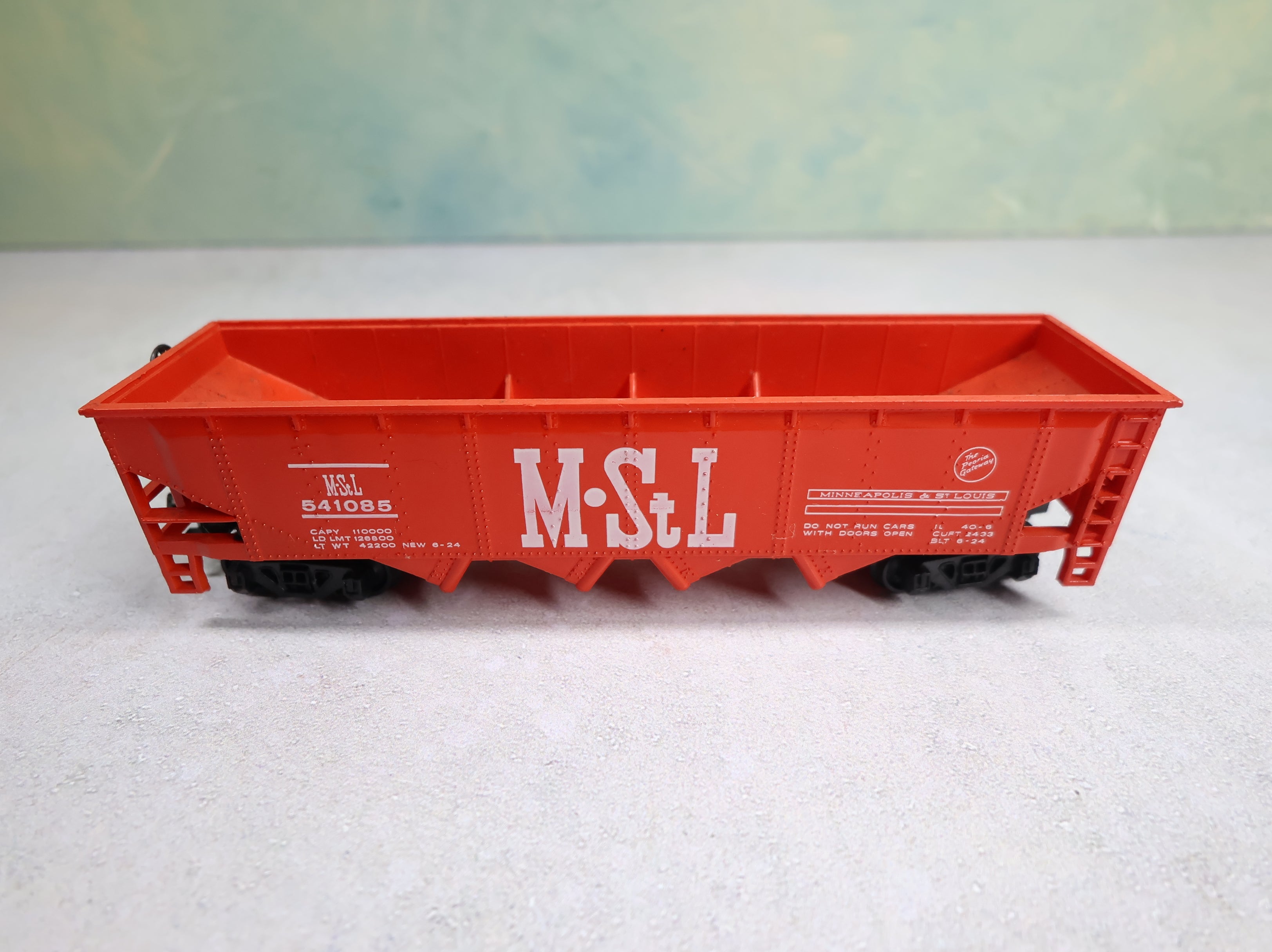 USED Bachmann HO Scale Quad Hopper Minneapolis & St Louis M&StL #541085