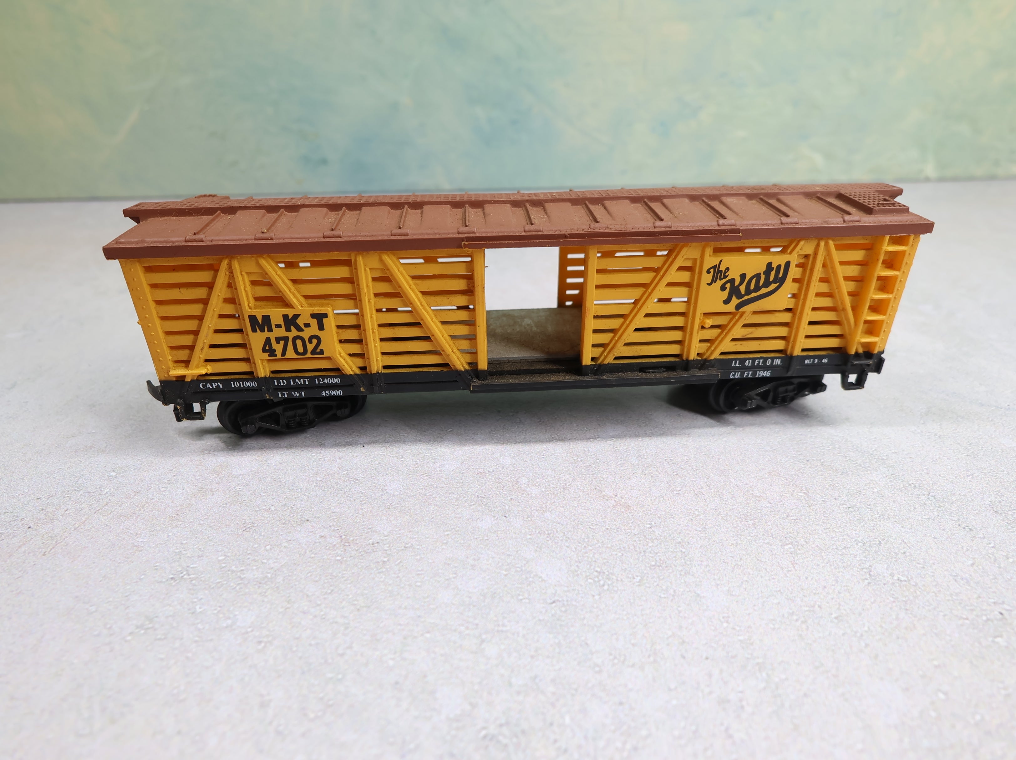 USED Life-Like HO Scale 40' Cattle Stock Car MKT #4702 No Doors