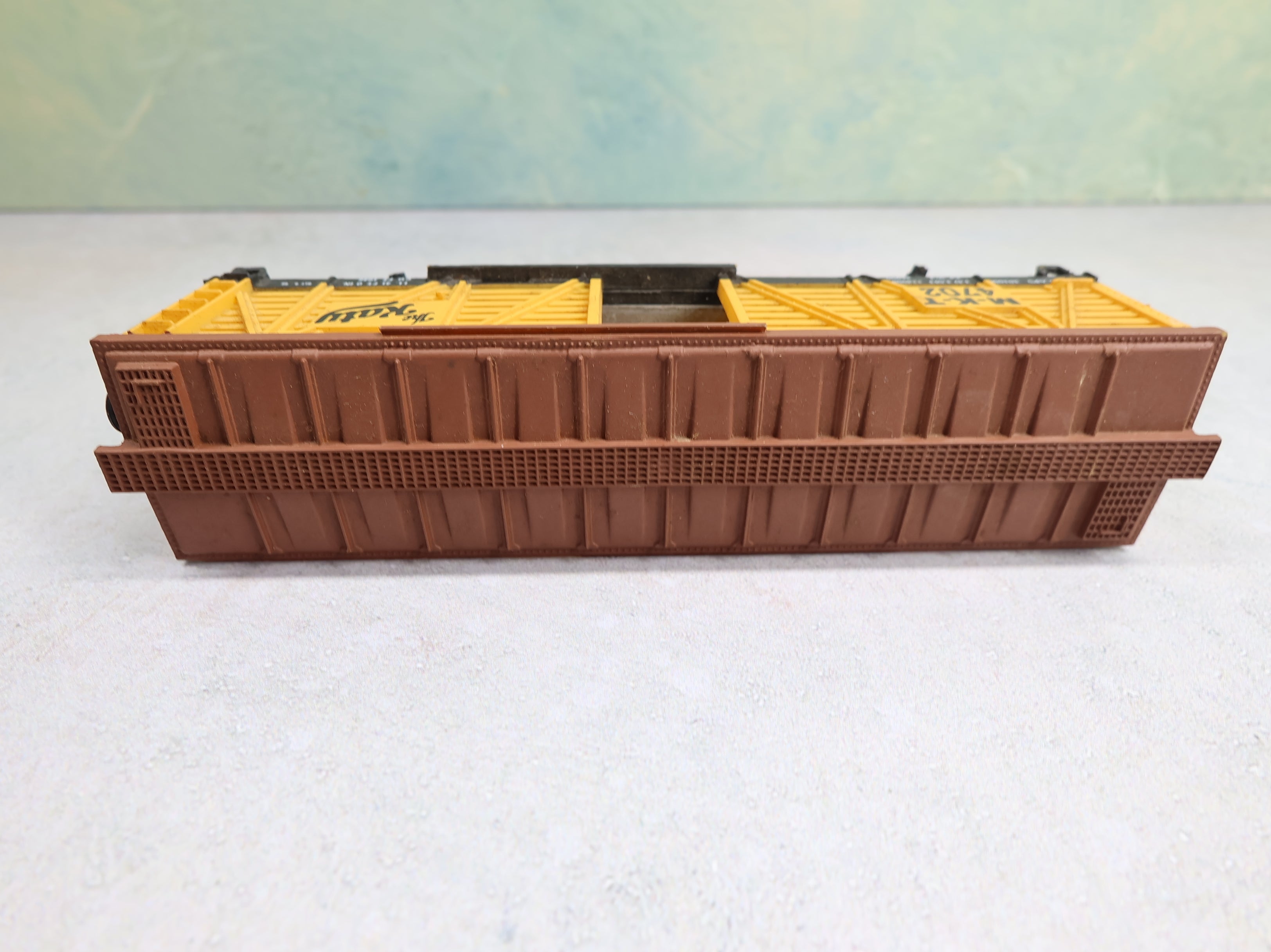 USED Life-Like HO Scale 40' Cattle Stock Car MKT #4702 No Doors