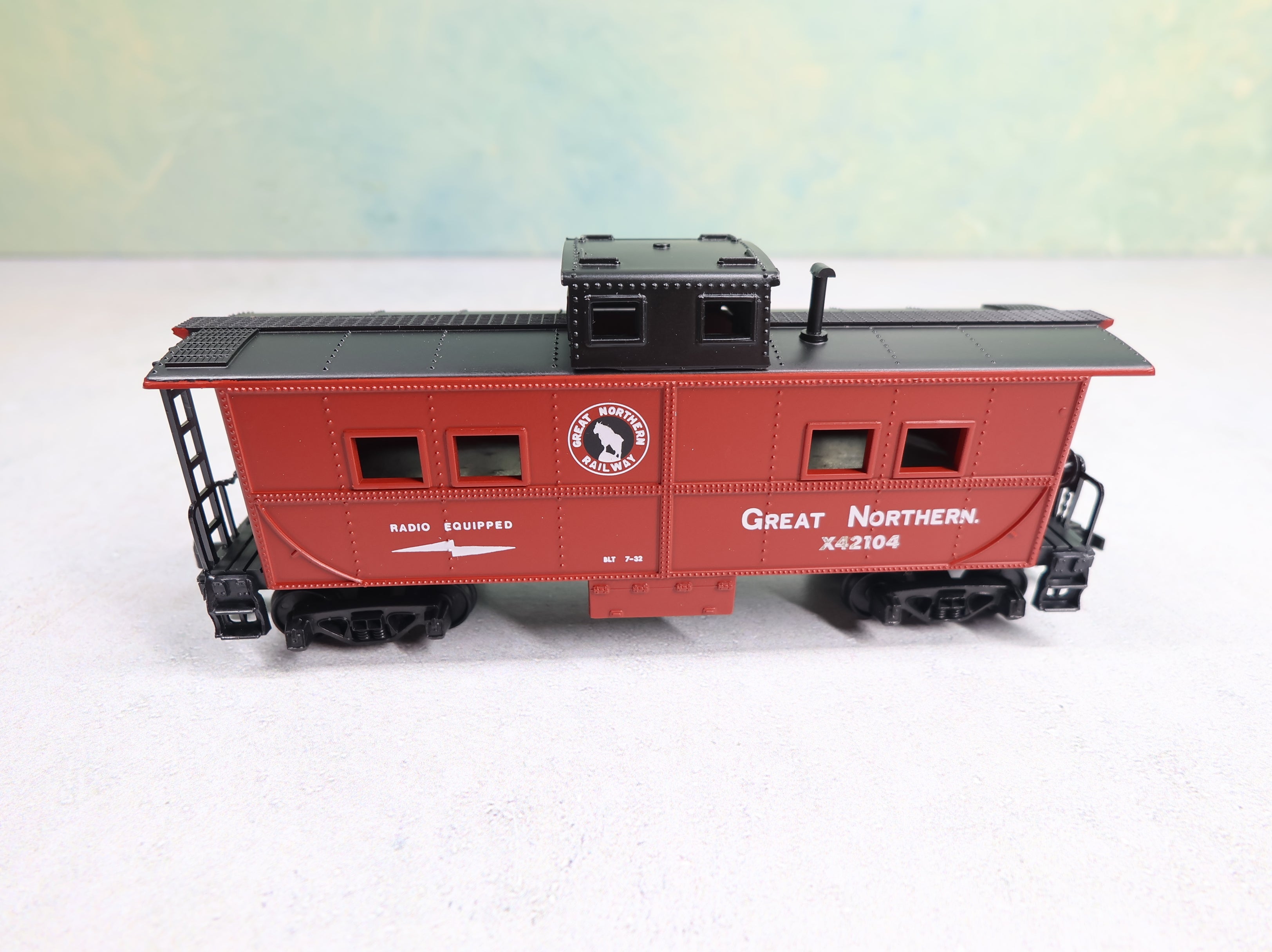 USED Mantua HO Scale Heavy 36' Caboose Great Northern #X42104
