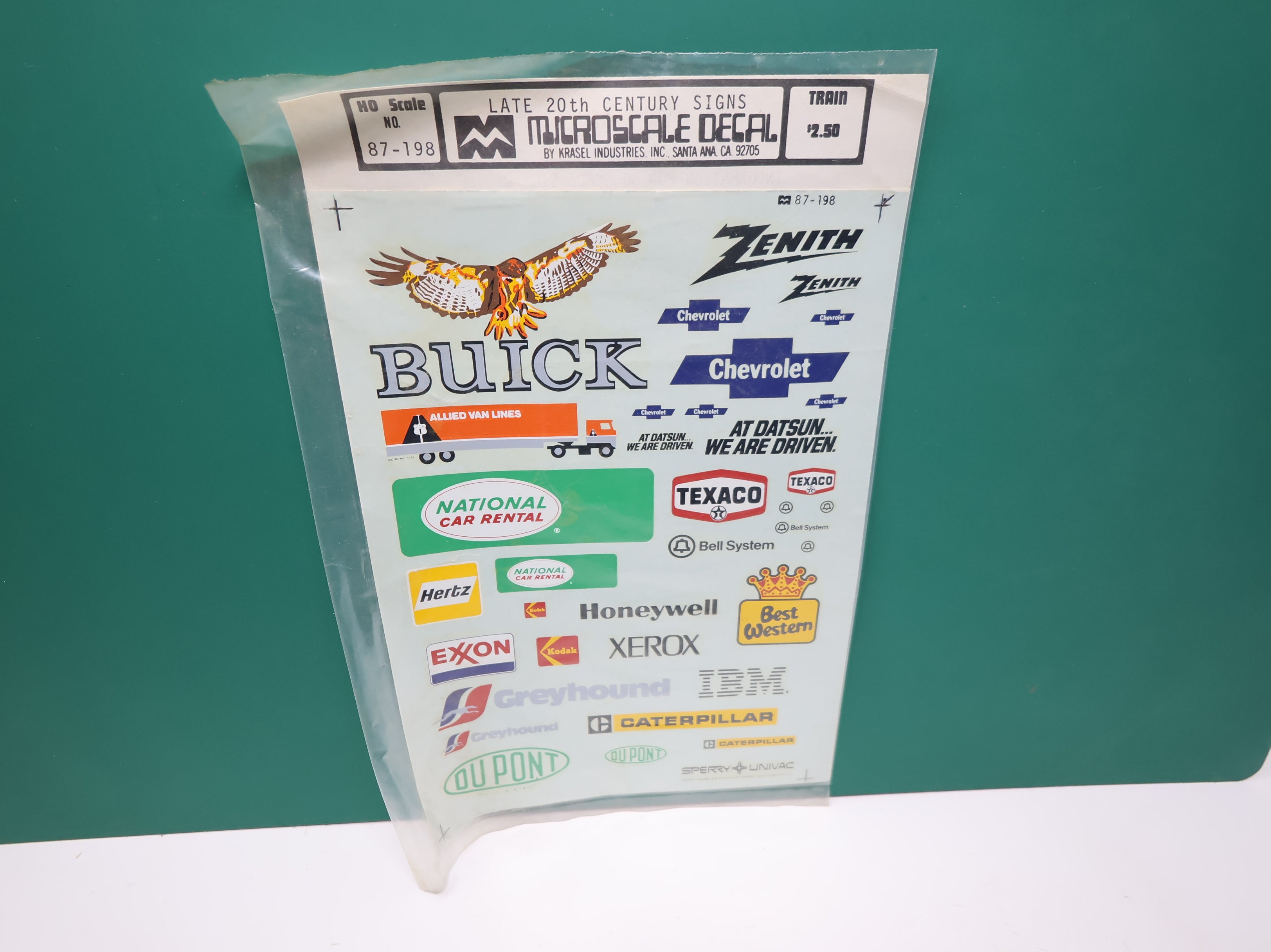 MICROSCALE 87-198 HO Scale Late 20th Century Signs (Buick, Honeywell) Decals