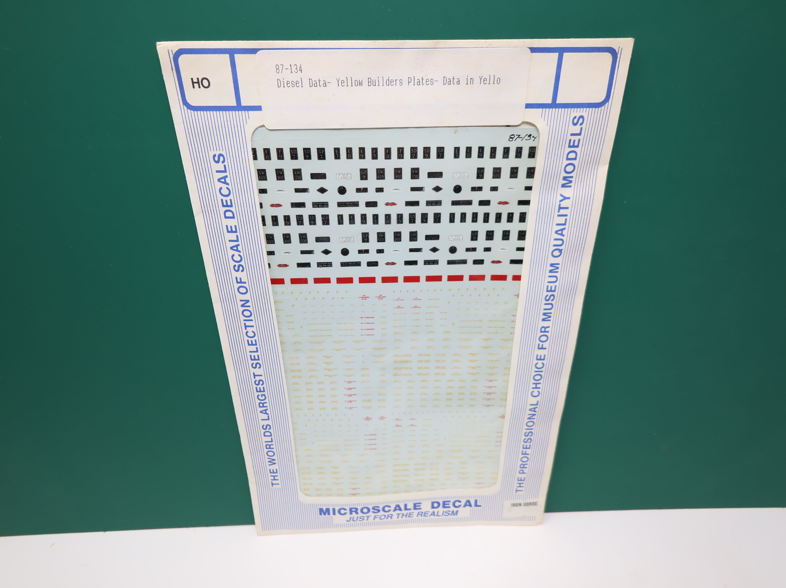 MICROSCALE 87-134 HO Scale Diesel Data Yellow Builders Plates Data in Yellow Decals