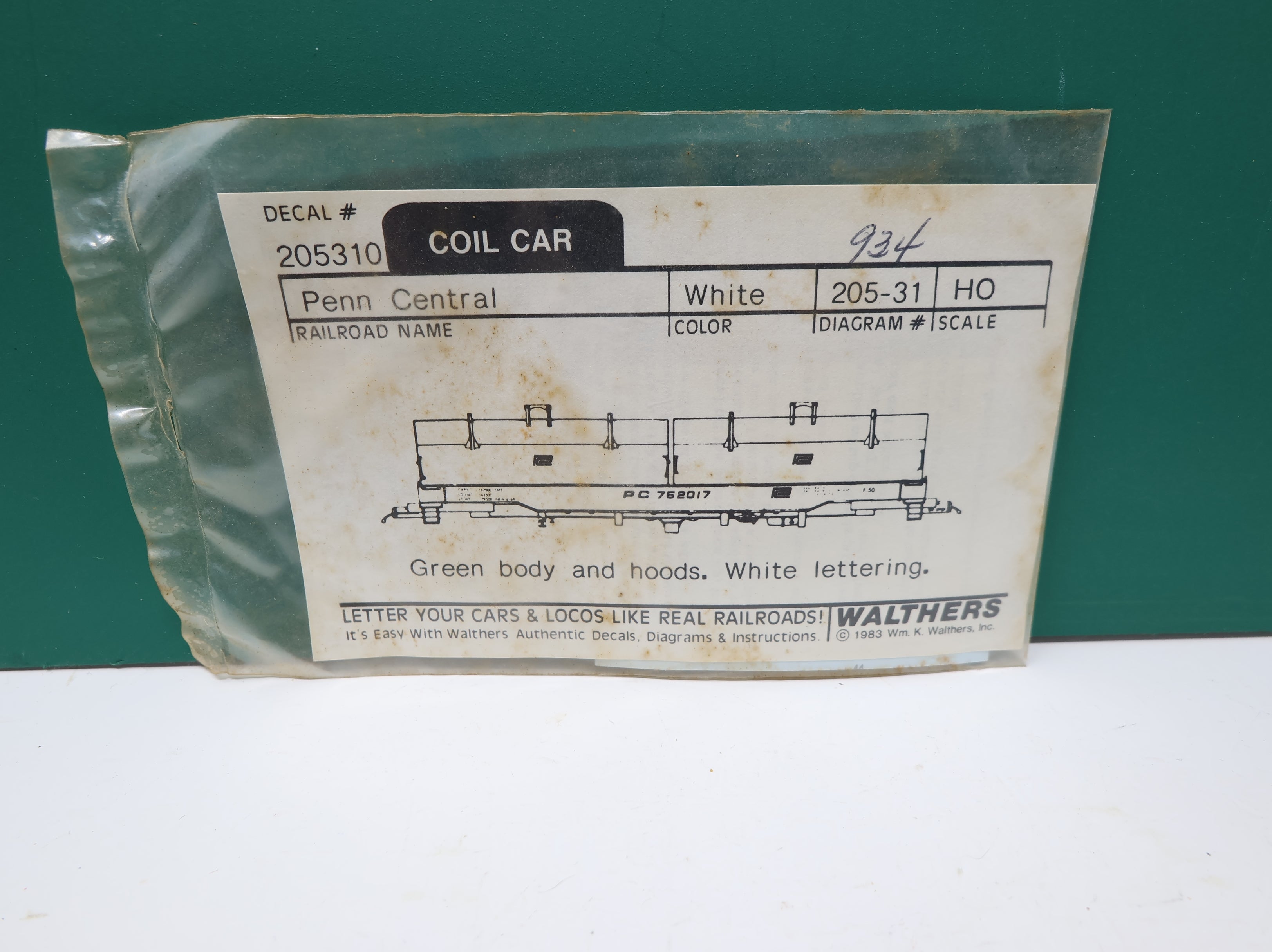 Walthers 205310 HO Scale Penn Central Coil Car White Decals