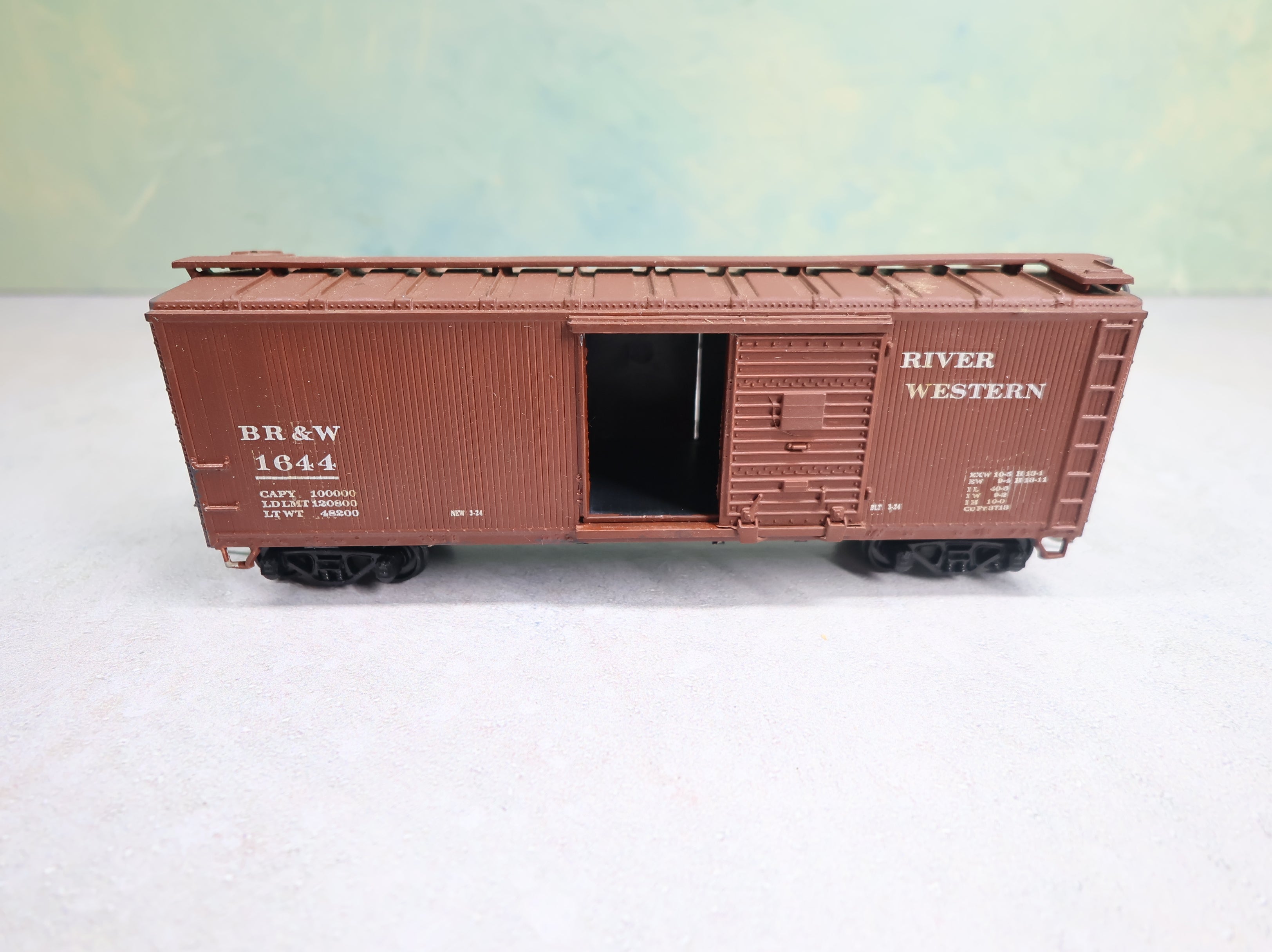 USED Athearn HO Scale 40' Wood Side Box Car Black River and Western BR&W #1644 Decal