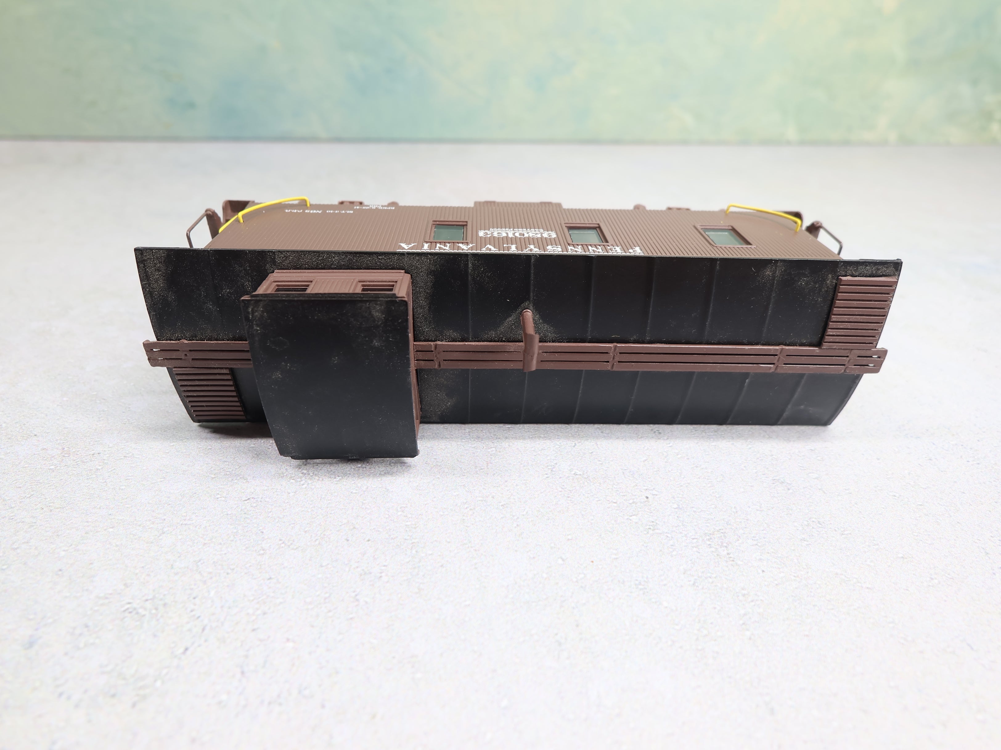 USED Athearn Roundhouse HO Scale Caboose Pennsylvania #980163