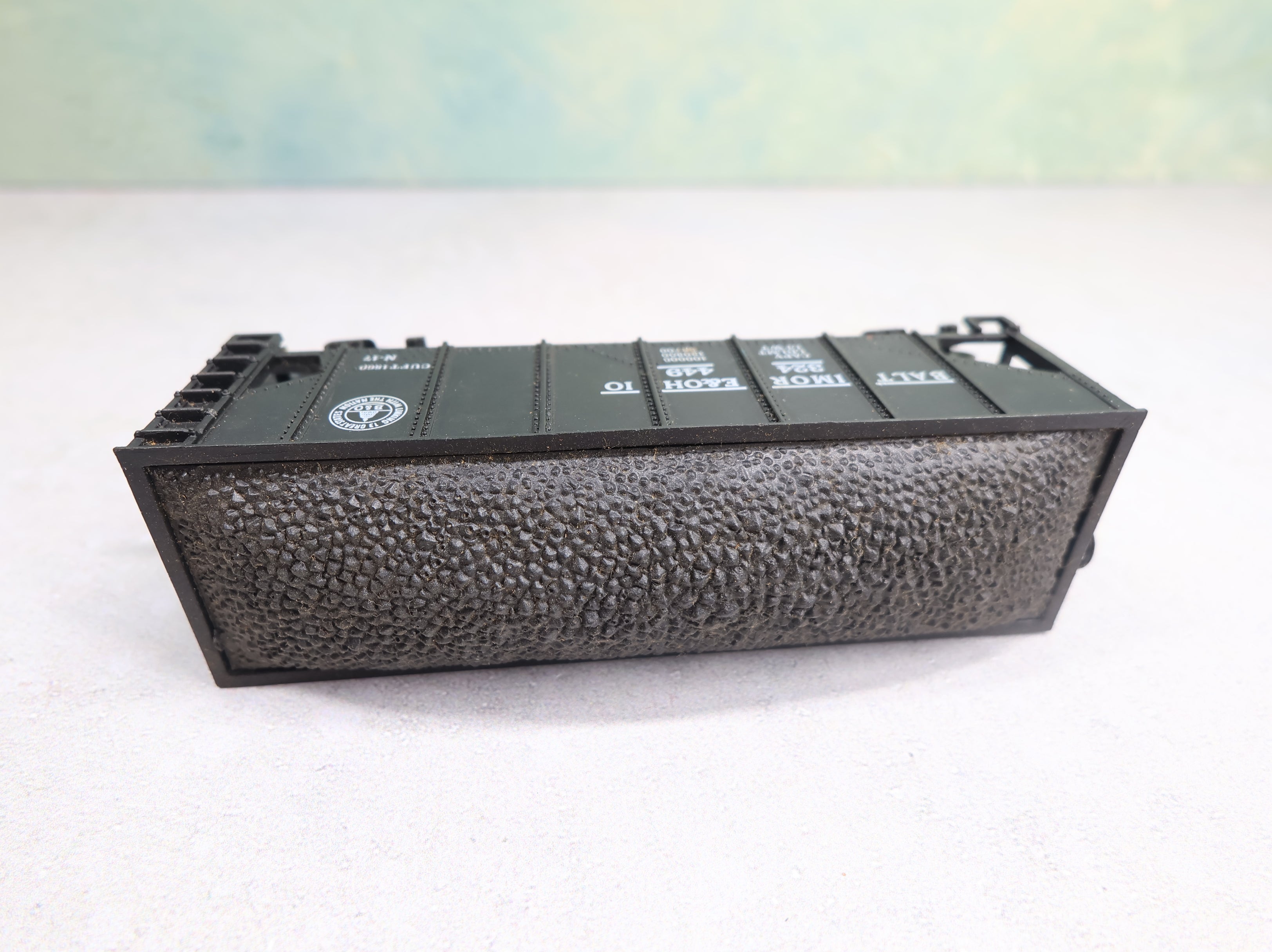 USED Life-Like HO Scale 2 Bay Hopper Baltimore and Ohio #324449 w/ Coal Load