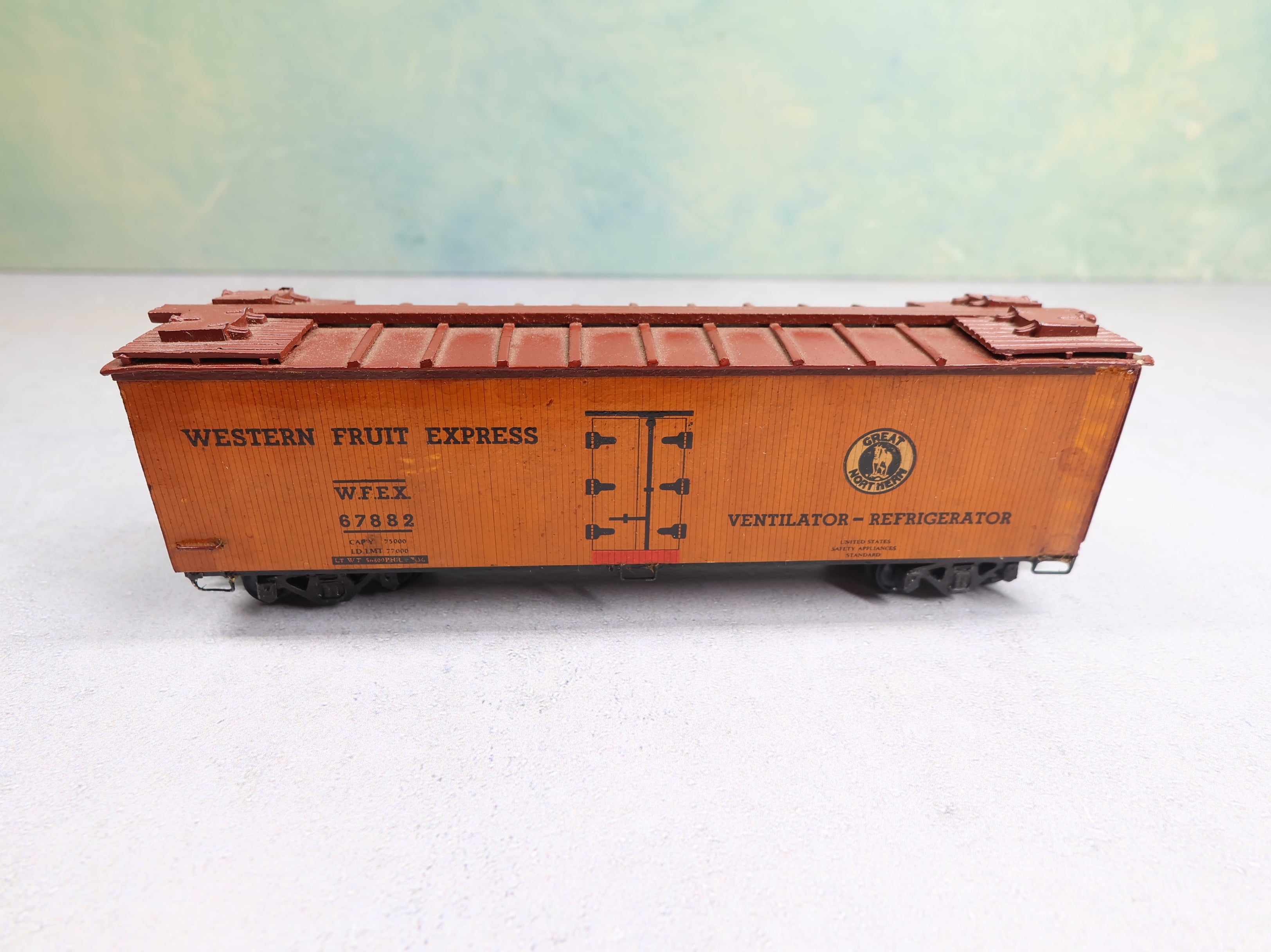 USED Varney HO Scale Reefer Western Fruit Express WFEX #67882 Built Kit