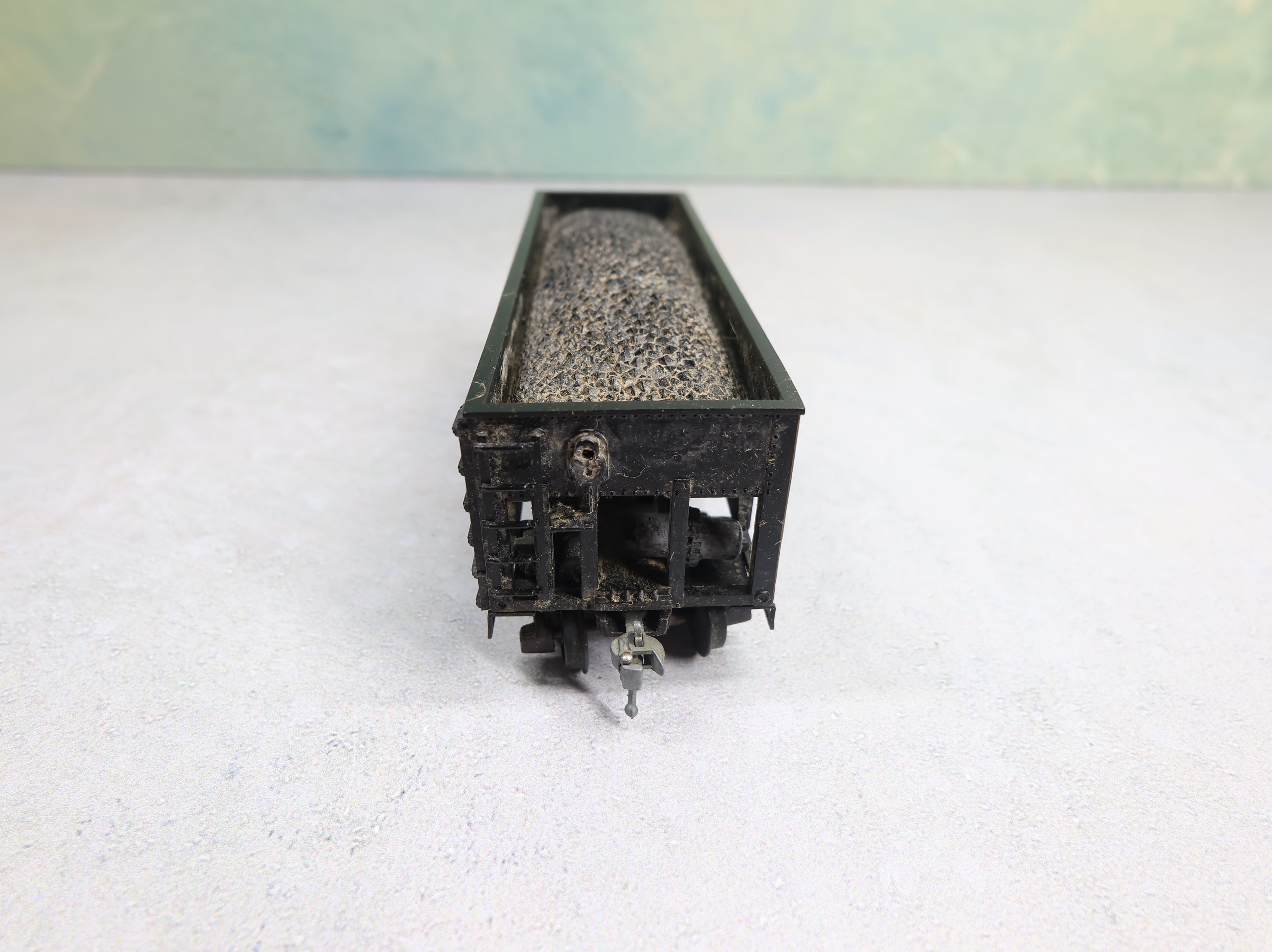 USED Varney HO Scale 2 Bay Hopper Undecorated Black w/ Coal Load