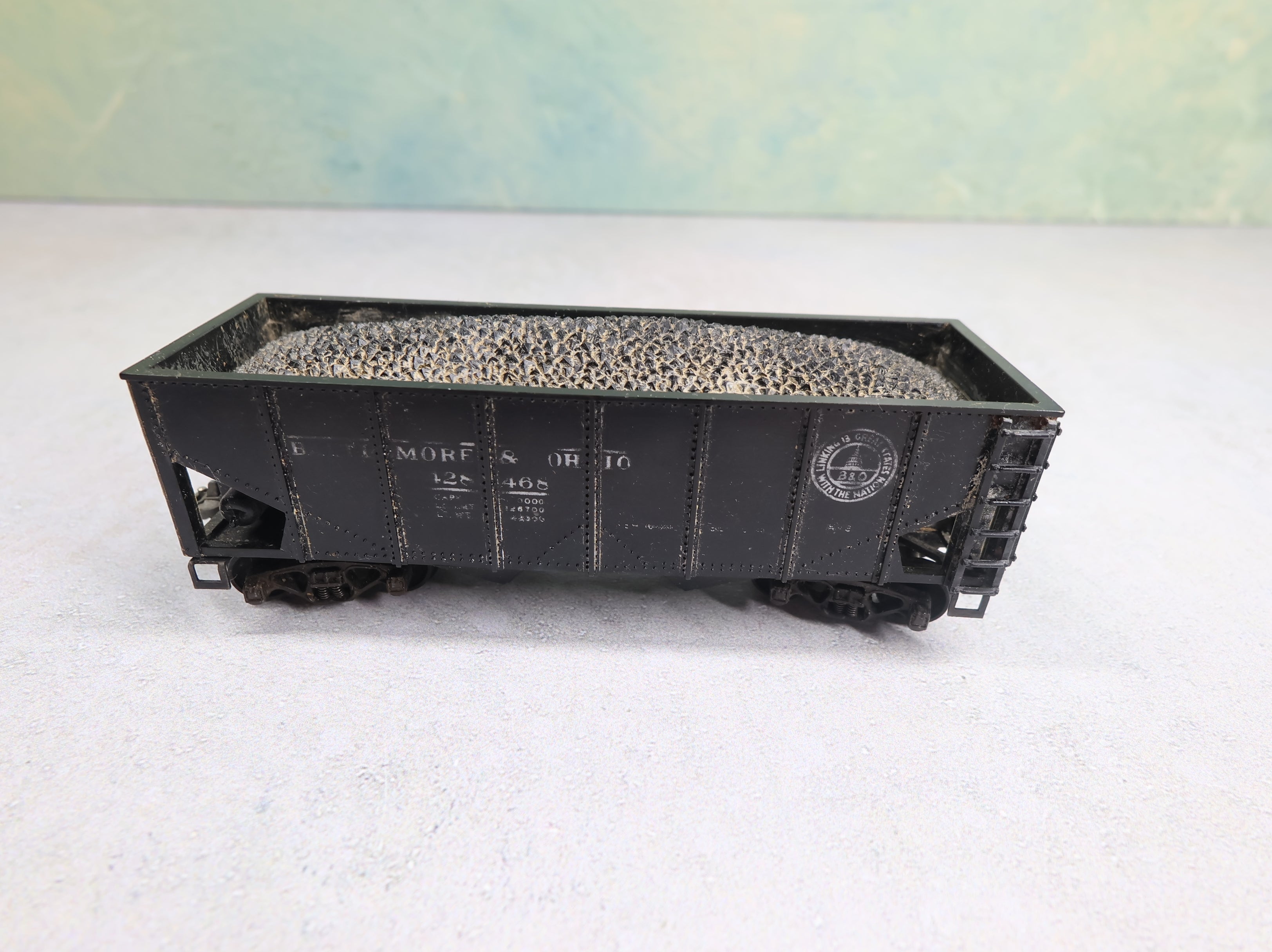 USED Varney HO Scale 2 Bay Hopper Undecorated Black w/ Coal Load