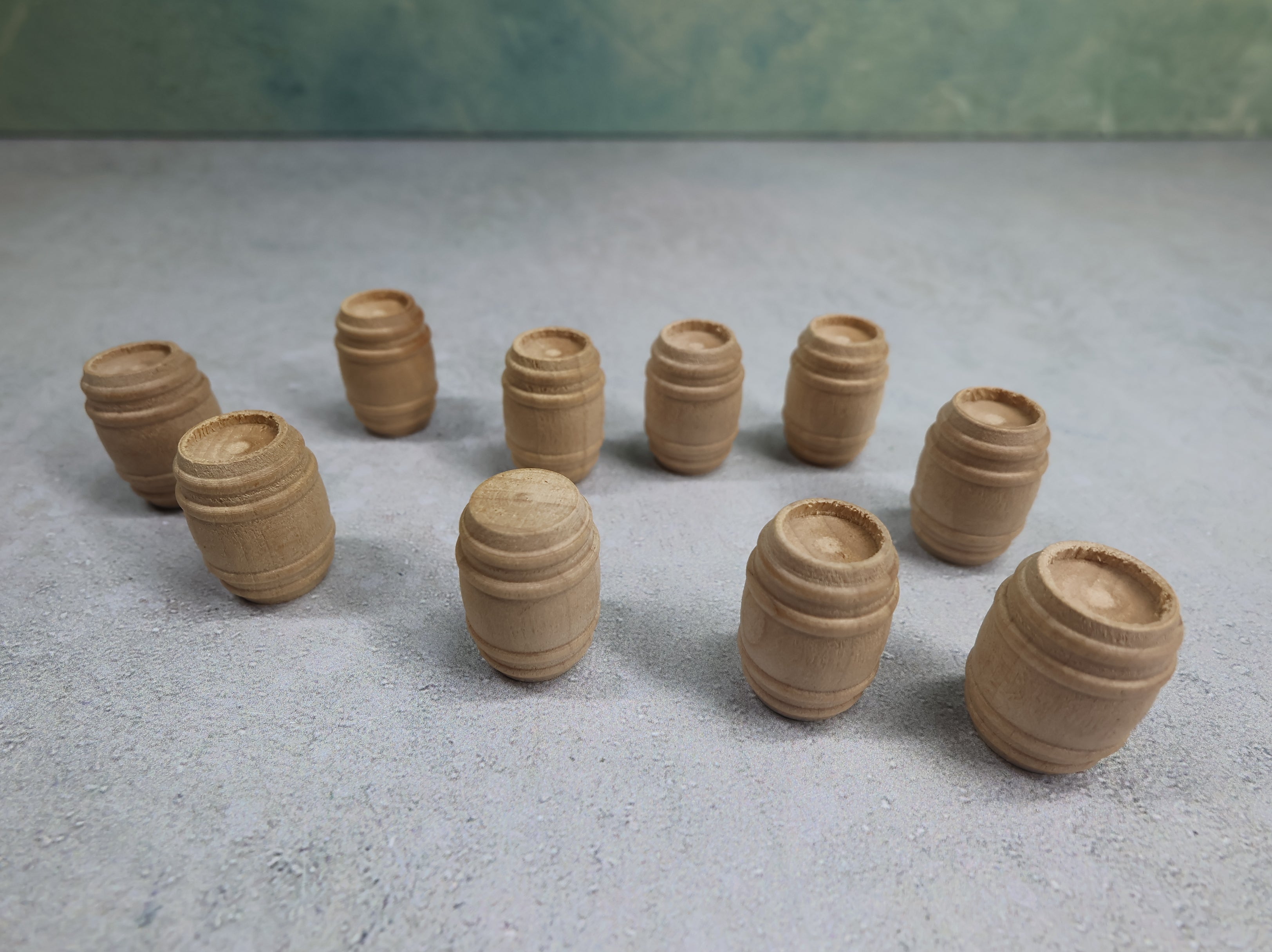 USED HO Scale Unpainted Wooden Barrels for Gondolas (10 pcs)