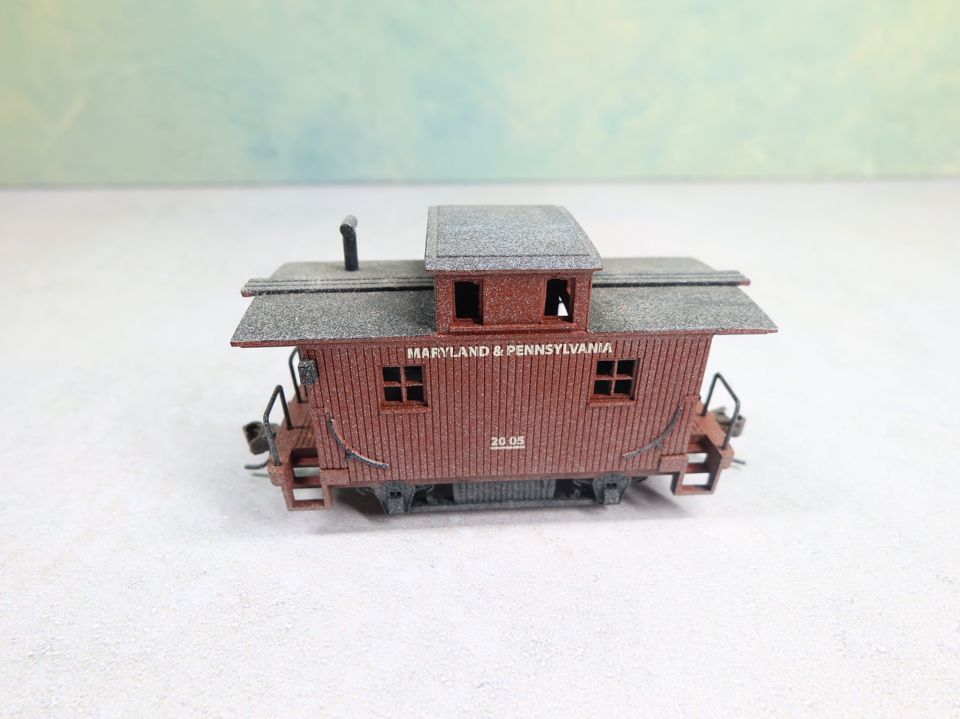 USED Bachmann HO Scale Bobber Caboose Maryland and Pennsylvania #2005 Weathered