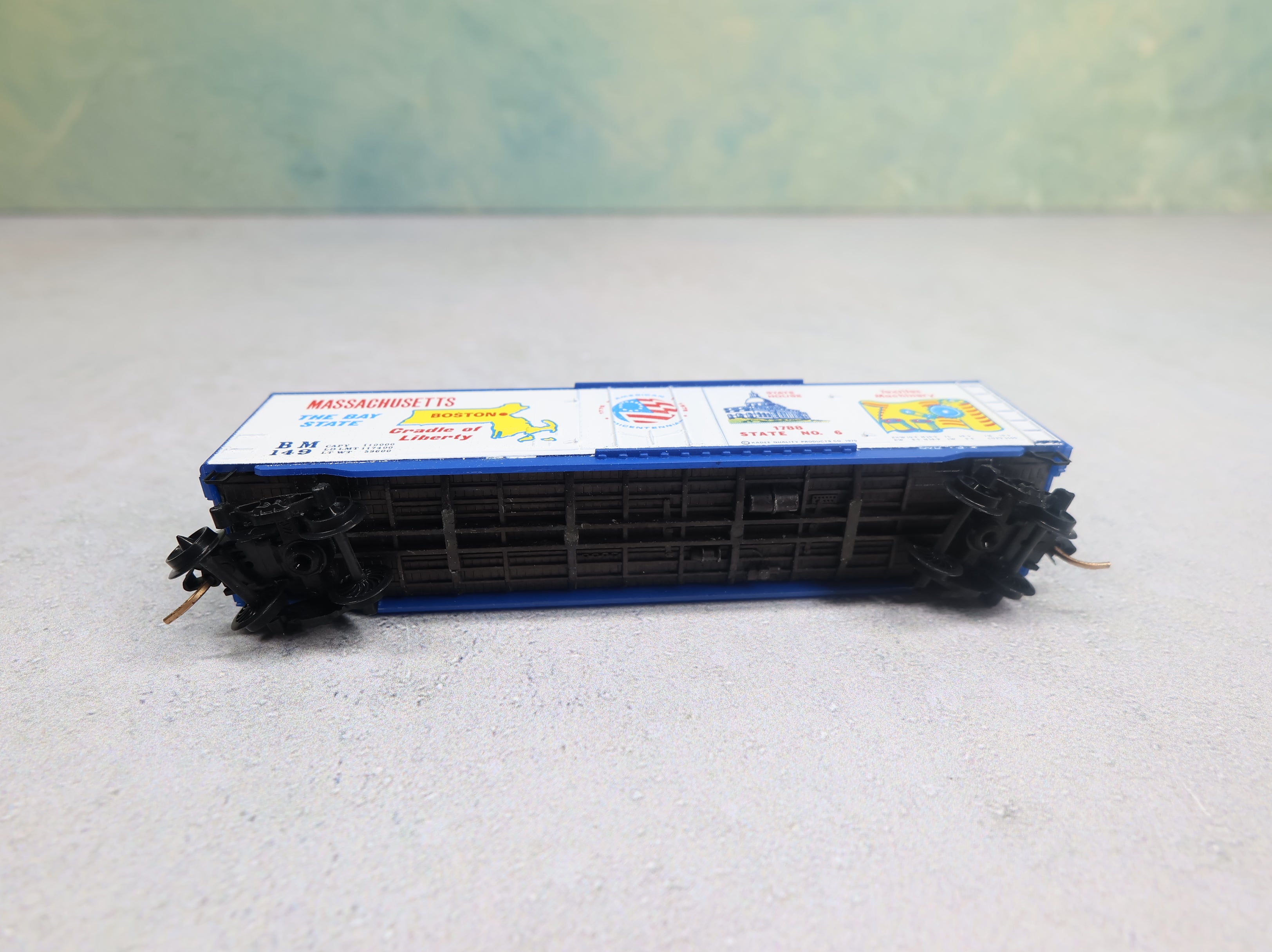 USED Micro-Trains 38010 N Scale 50' Box Car Massachusetts State Car BM #149 Knuckle Couplers