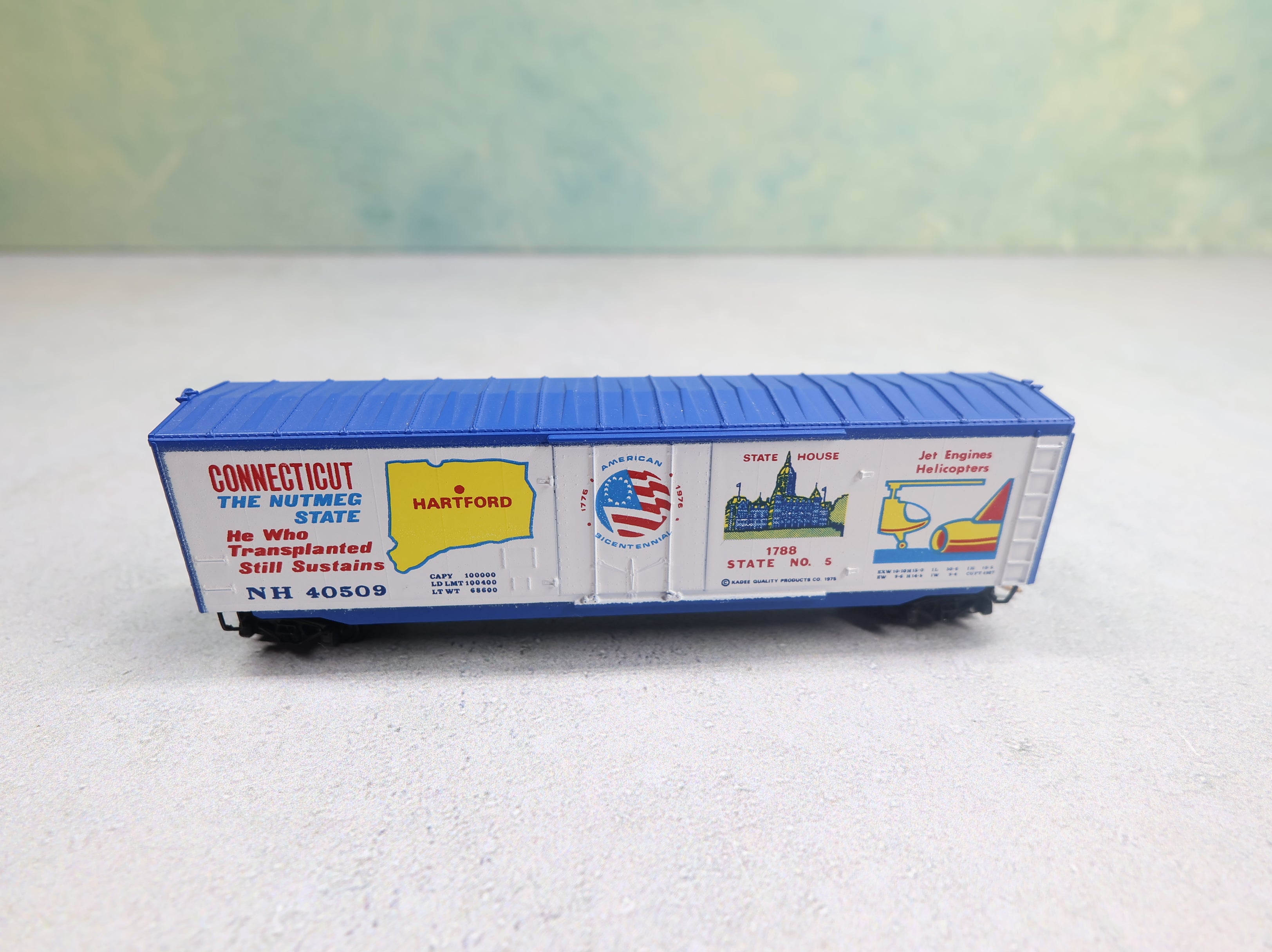 USED Micro-Trains 38020 N Scale 50' Box Car Connecticut State Car NH #40509 Knuckle Couplers