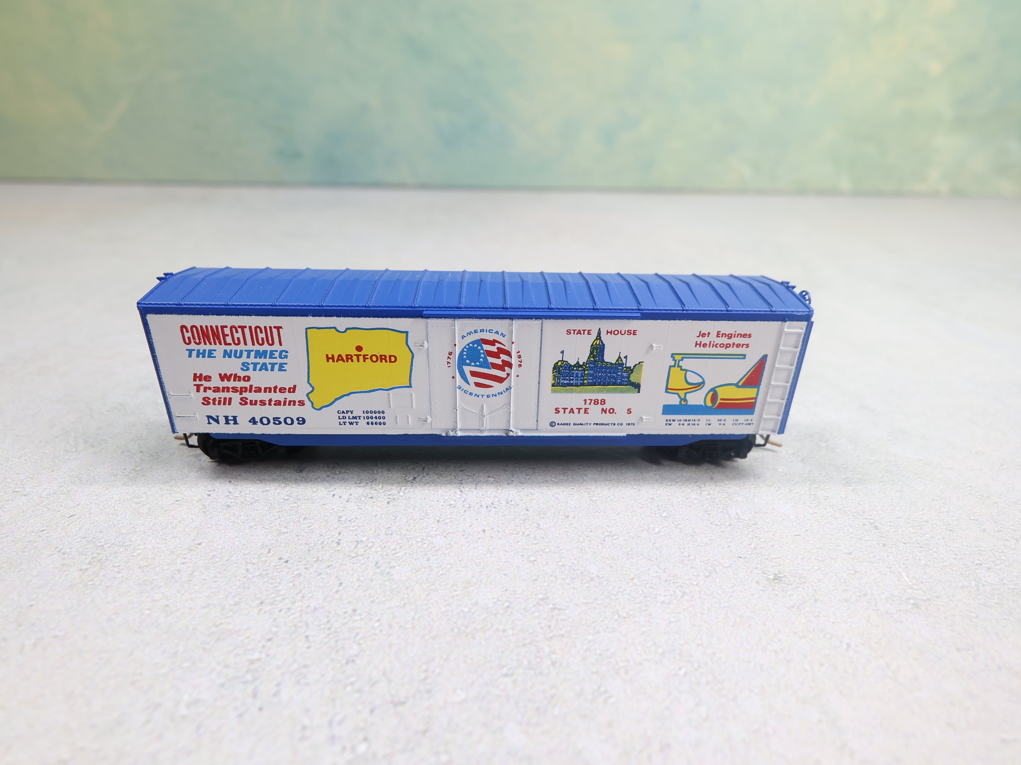 USED Micro-Trains 38020 N Scale 50' Box Car Connecticut State Car NH #40509 Knuckle Couplers