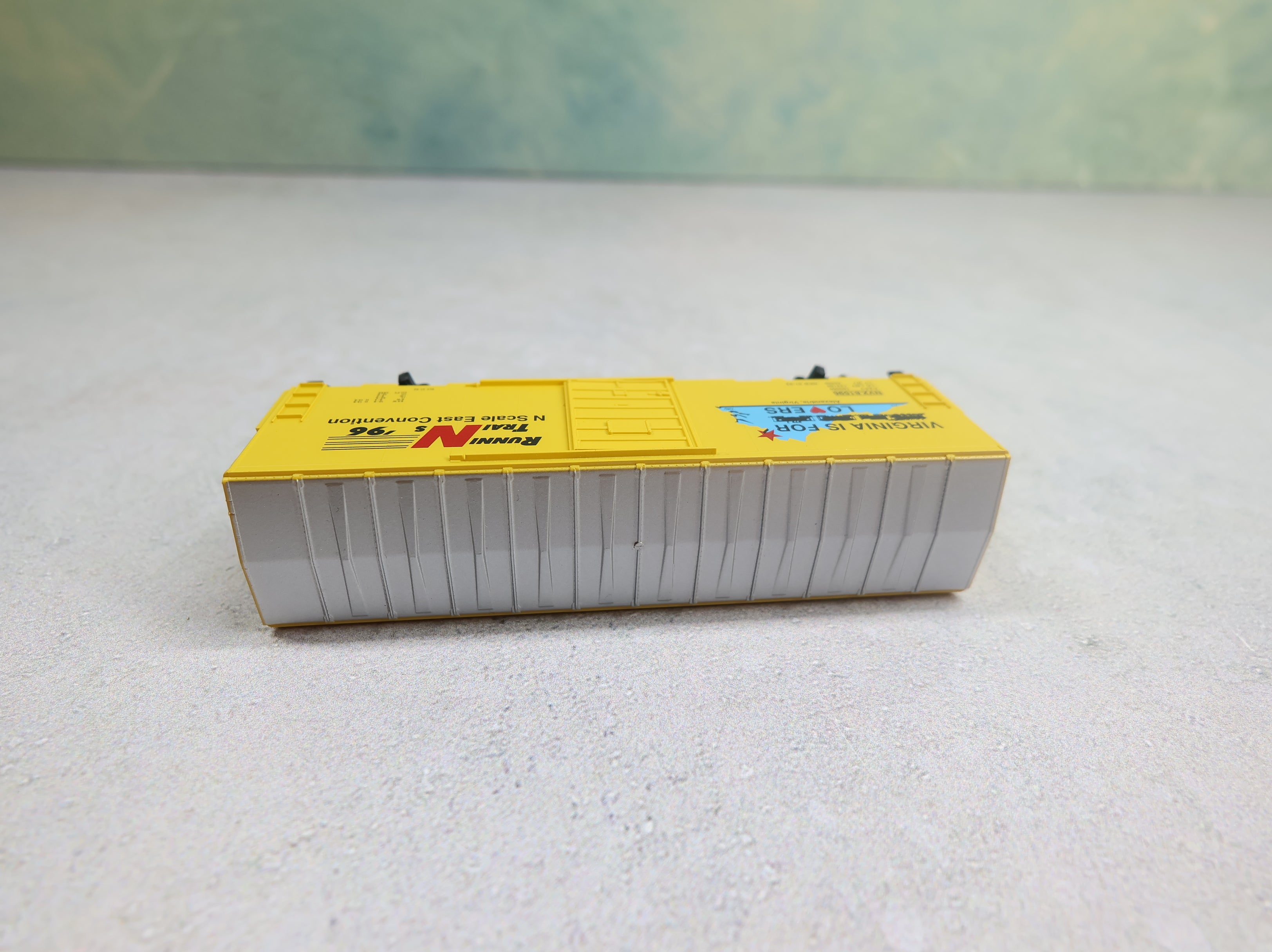 USED Micro-Trains N Scale N Scale East Convention Box Car Virginia is for Lovers NVX #81596 Knuckle Couplers 1996