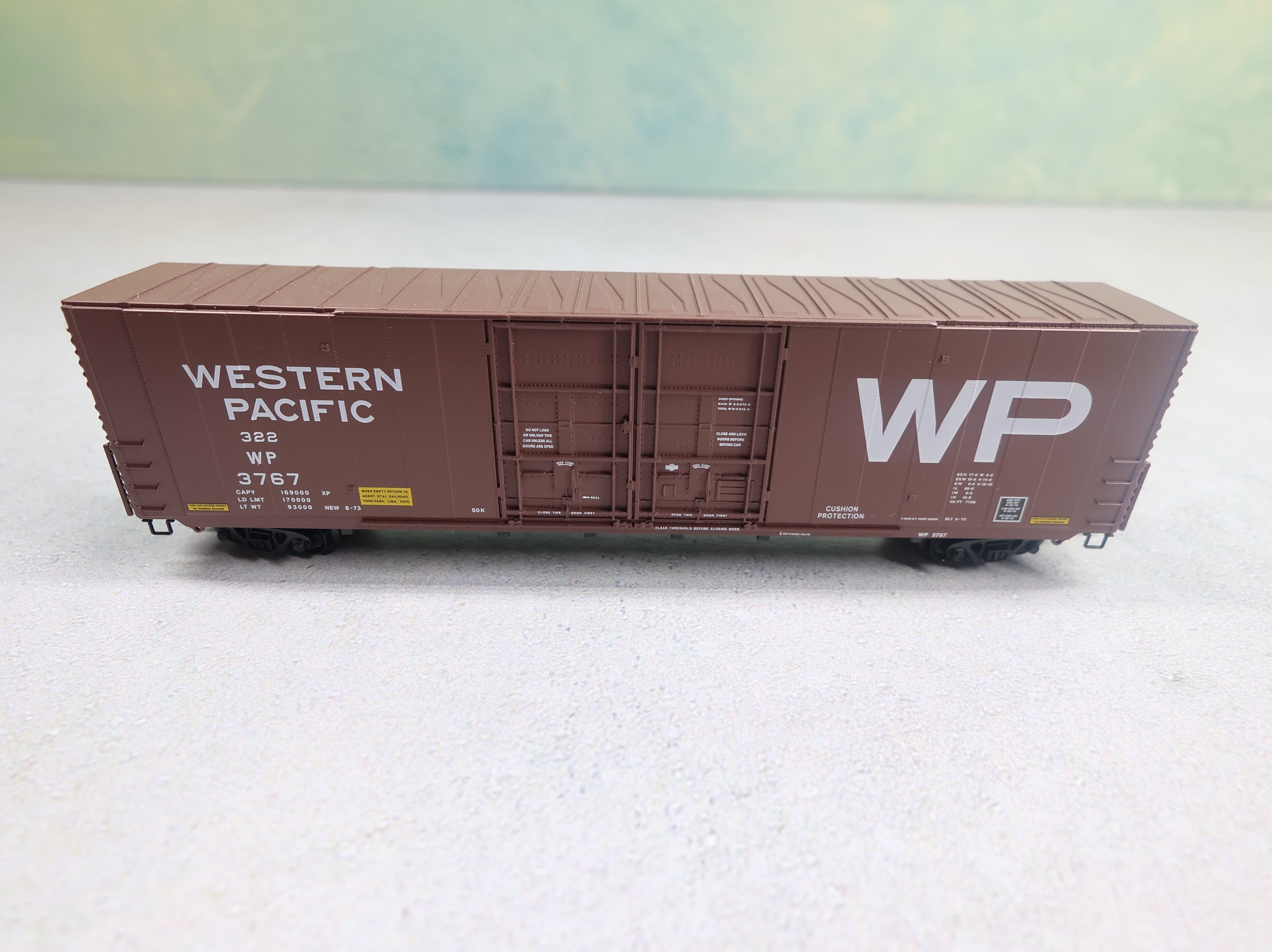 USED Micro-Trains 102050 N Scale 60' Box Car Excess Height Double Plug Doors Rivet Sides Western Pacific WP #3767 Knuckle Couplers