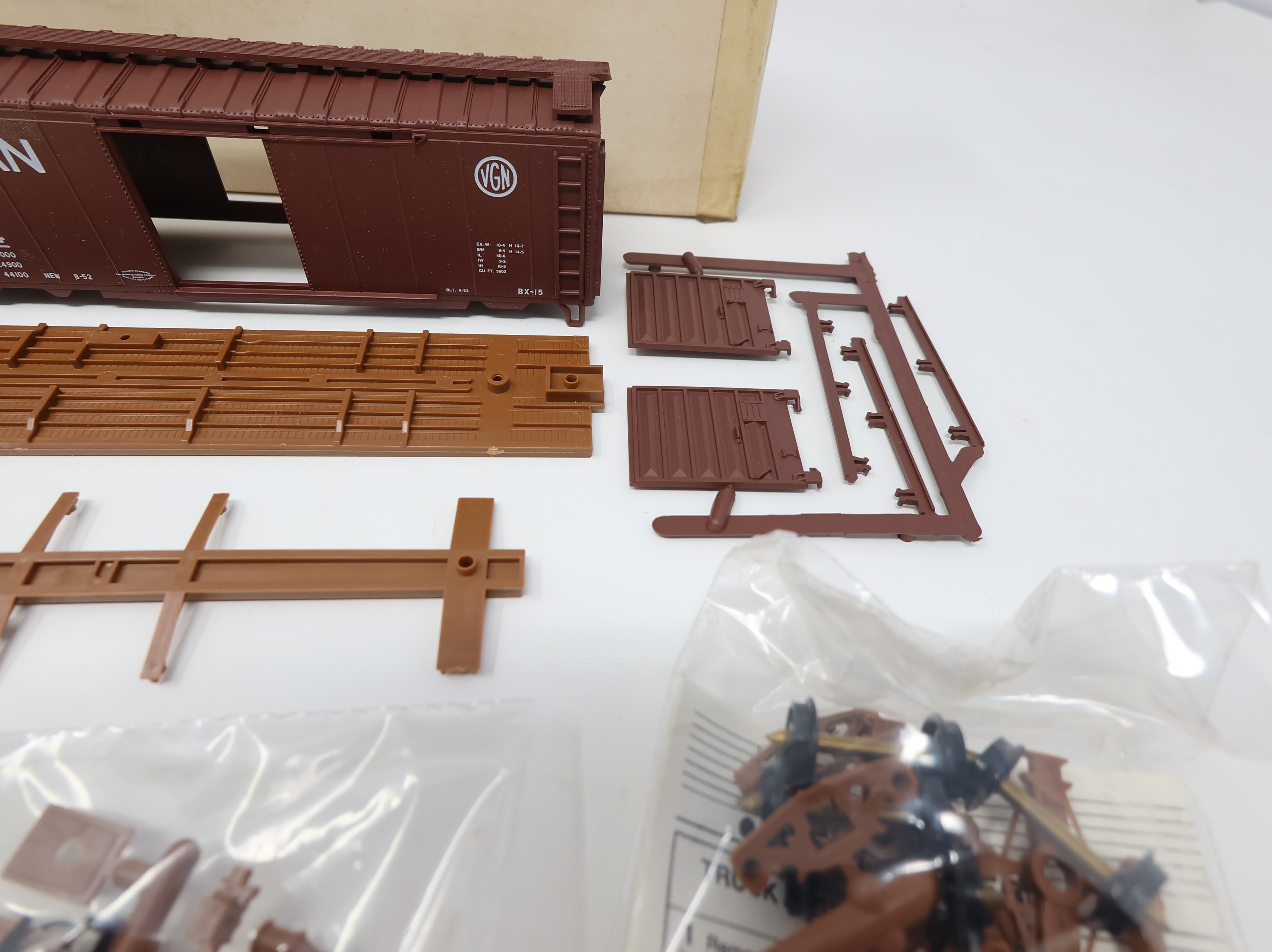 USED Walthers 932-3709 HO Scale 40' PS1 Box Car Virginian VGN #63114 KIT