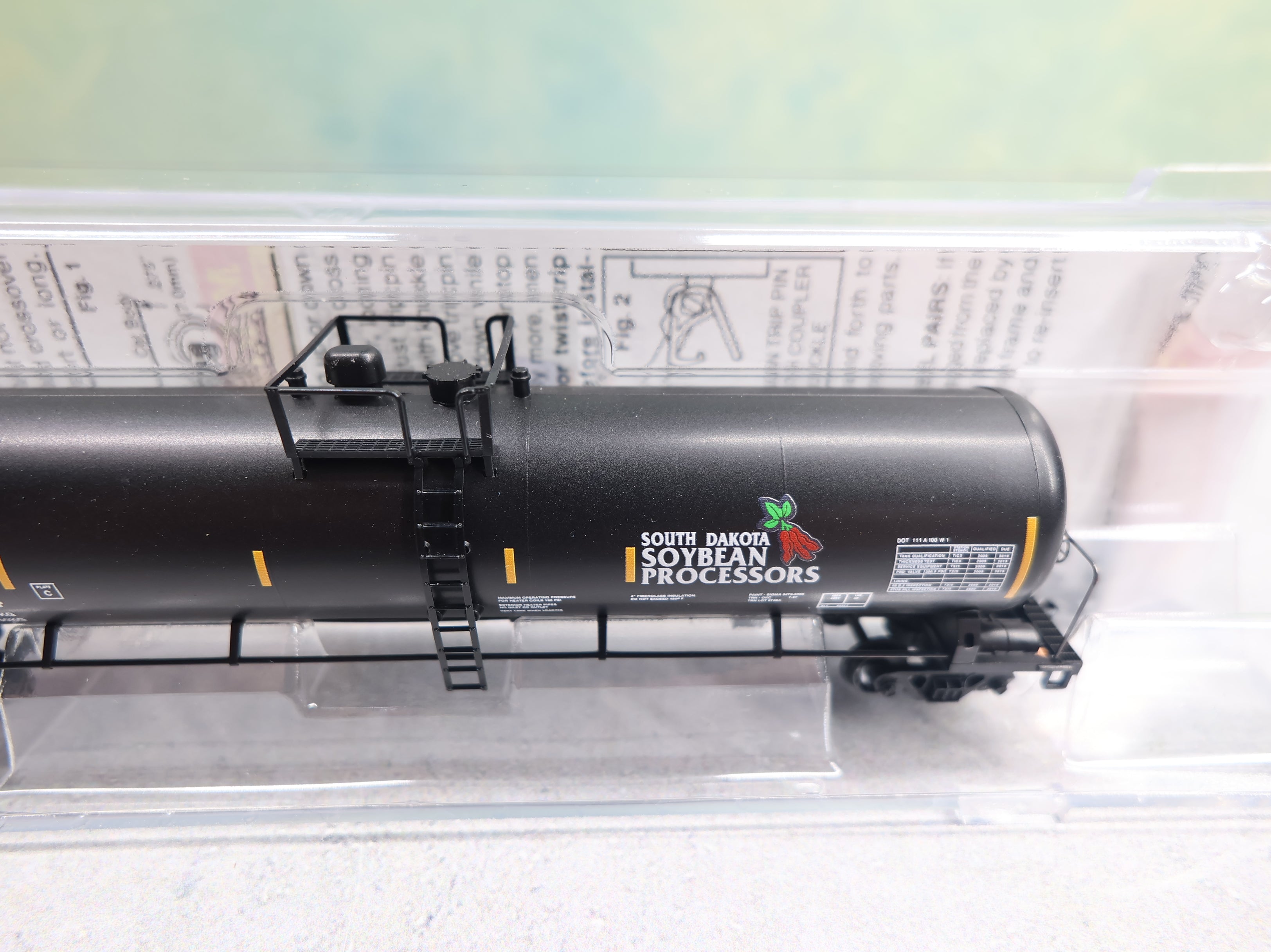 USED Micro-Trains 11000340 N Scale 56' General Service Tank Car South Dakota Soybean Processors SDPX #97034 Knuckle Couplers