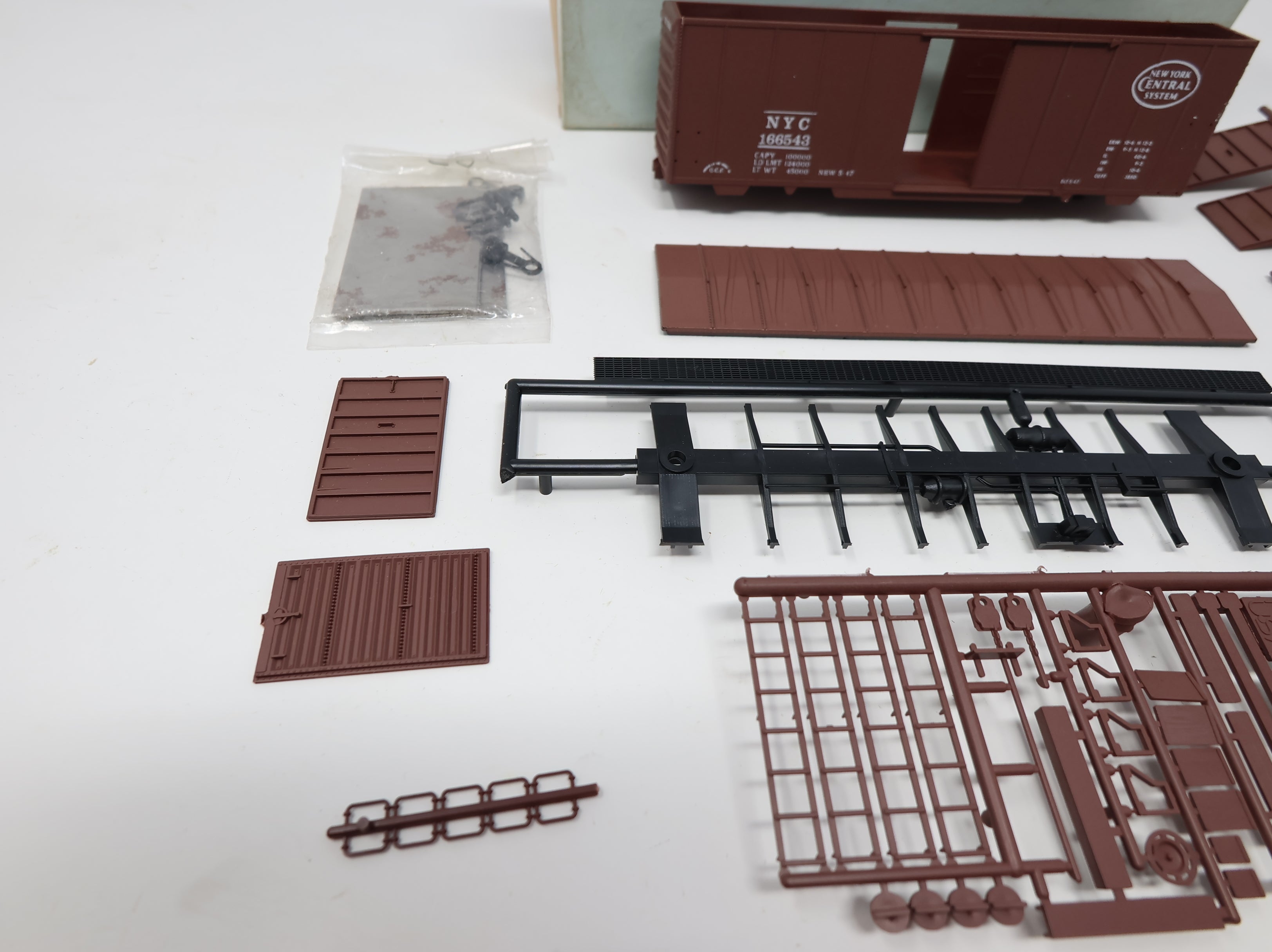 USED Front Range Products 4087 HO Scale 40' ACF Rivet Side Box Car New York Central NYC #166543 KIT