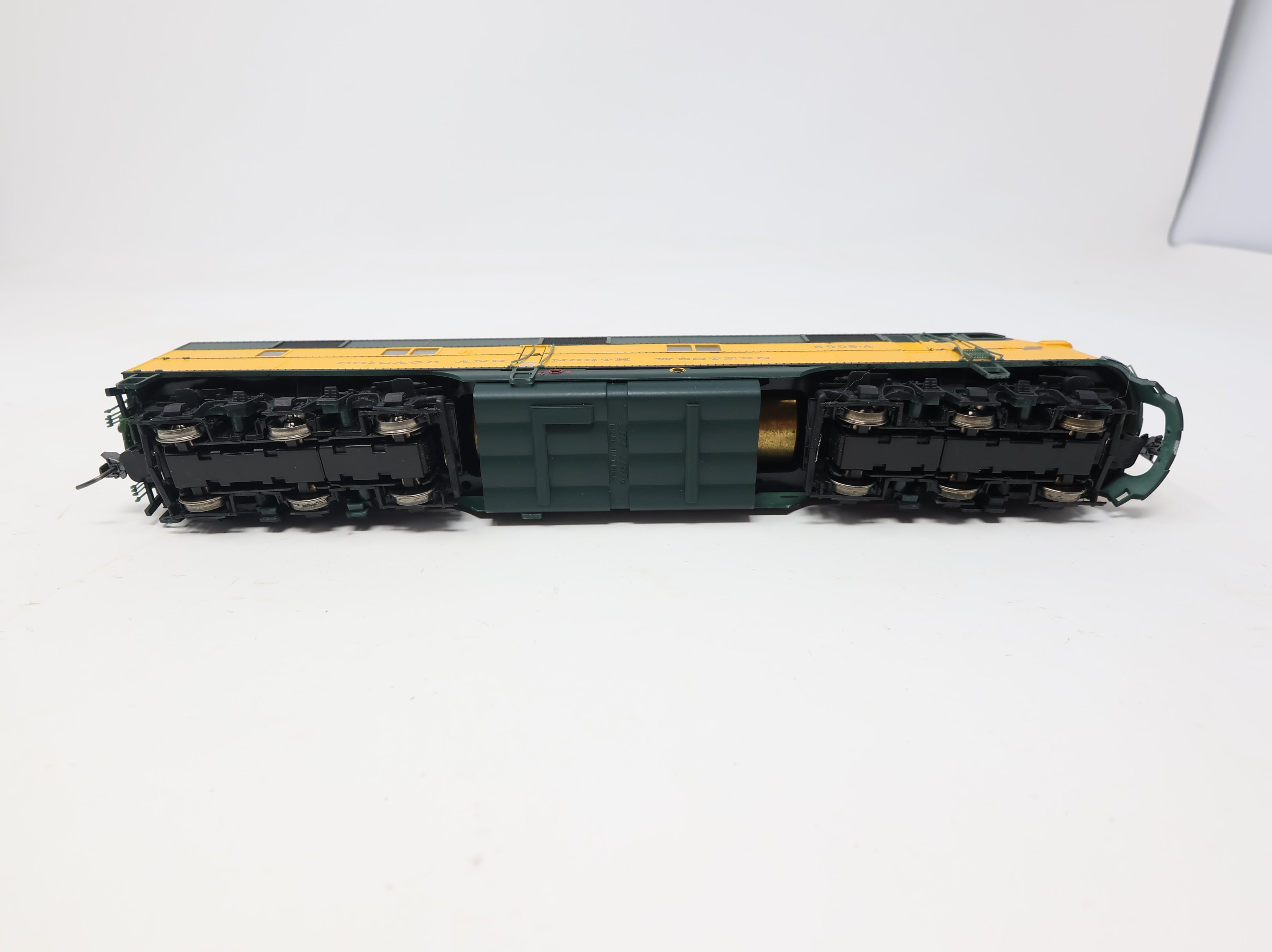 USED Life-Like HO Scale Proto 2000 E7 Diesel Locomotive Chicago & North Western #5009A DC