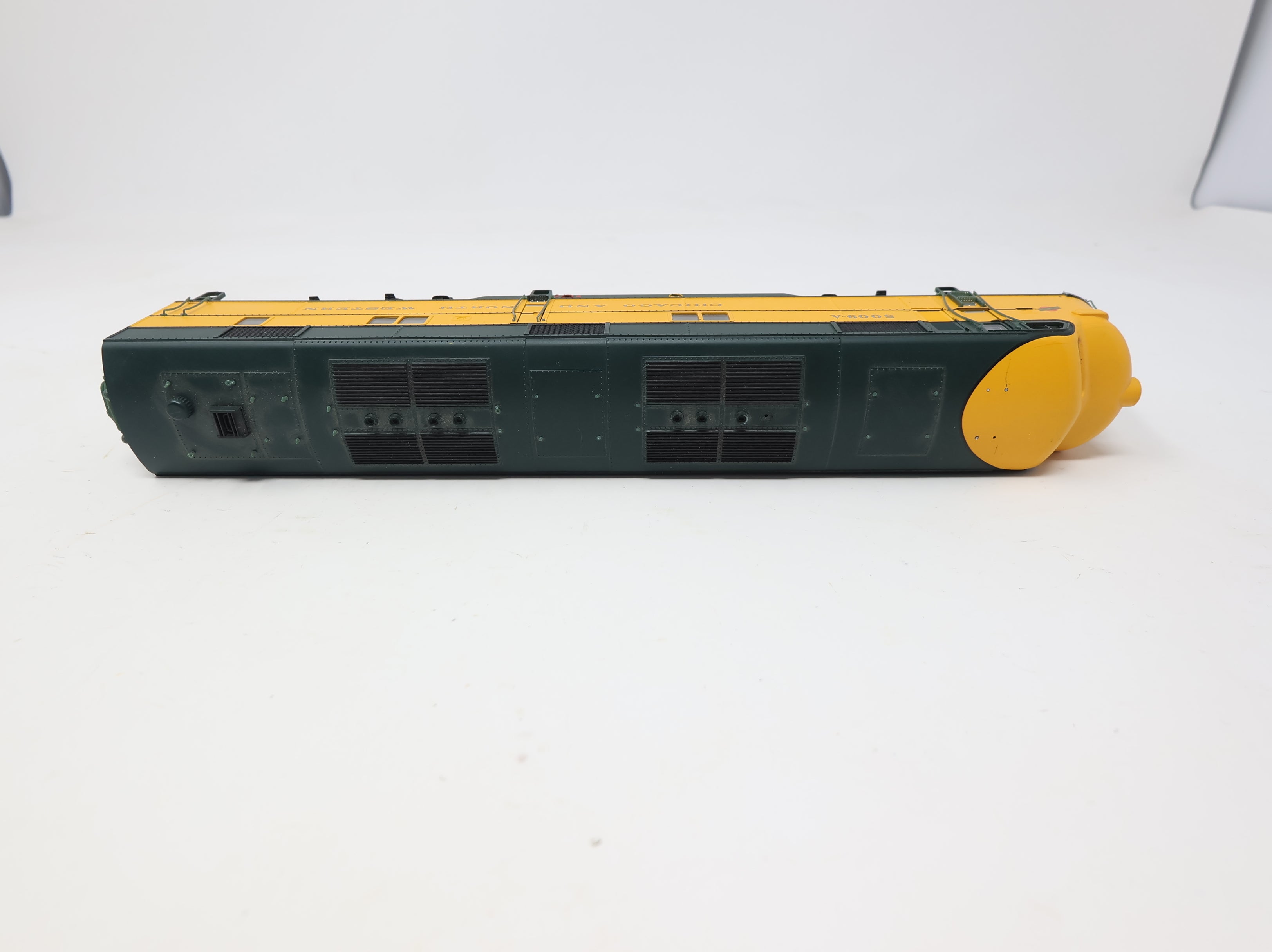 USED Life-Like HO Scale Proto 2000 E7 Diesel Locomotive Chicago & North Western #5009A DC