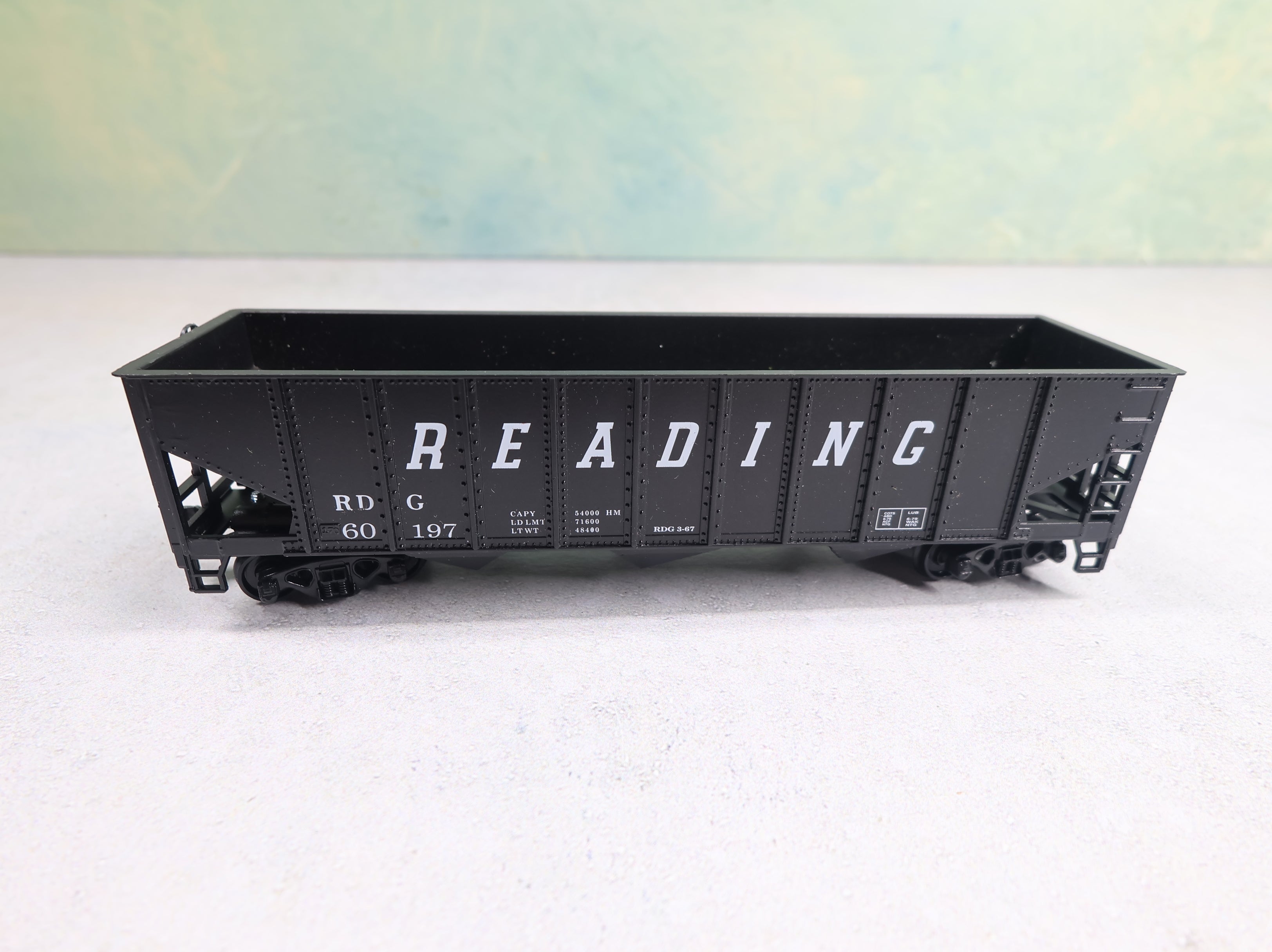 USED Roundhouse 1547 HO Scale 3-Bay Rib Hopper Reading RDG #60197