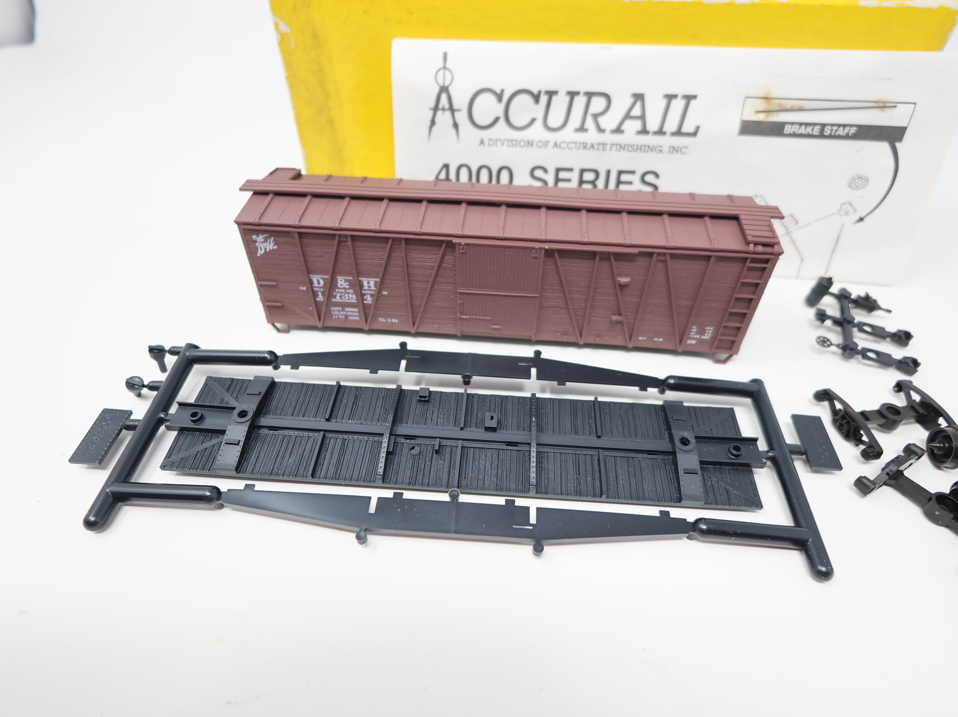 USED Accurail HO Scale 40' Wooden OB Box Car Delaware and Hudson D&H #17384 Steel Ends KIT