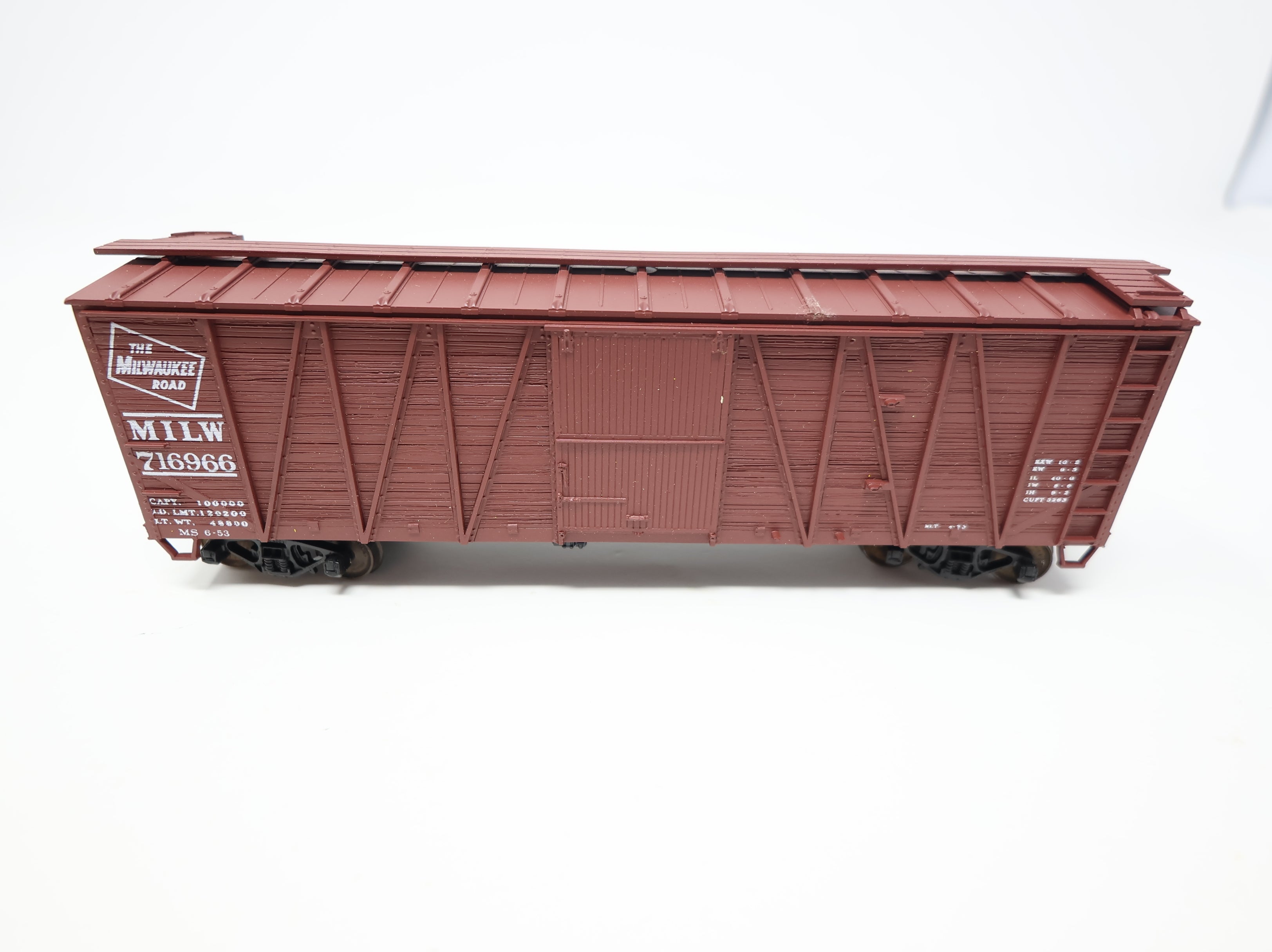 USED Accurail HO Scale 40' Wooden OB Box Car Milwaukee Road MILW #716966 Wood Ends