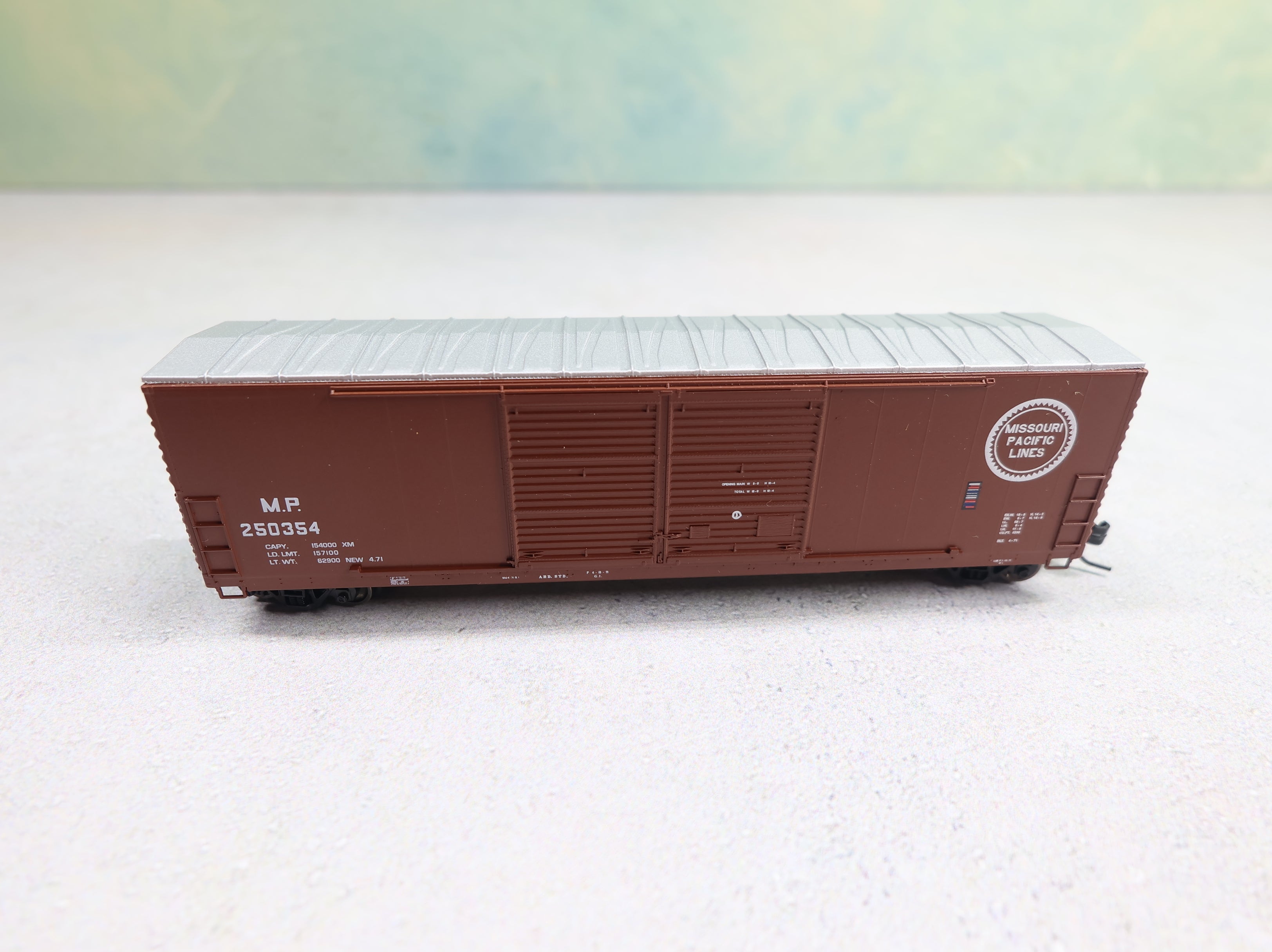 USED EXACTRAIL EN-50811-1 N Scale Gunderson 5200 Box Car Missouri Pacific MP #250354
