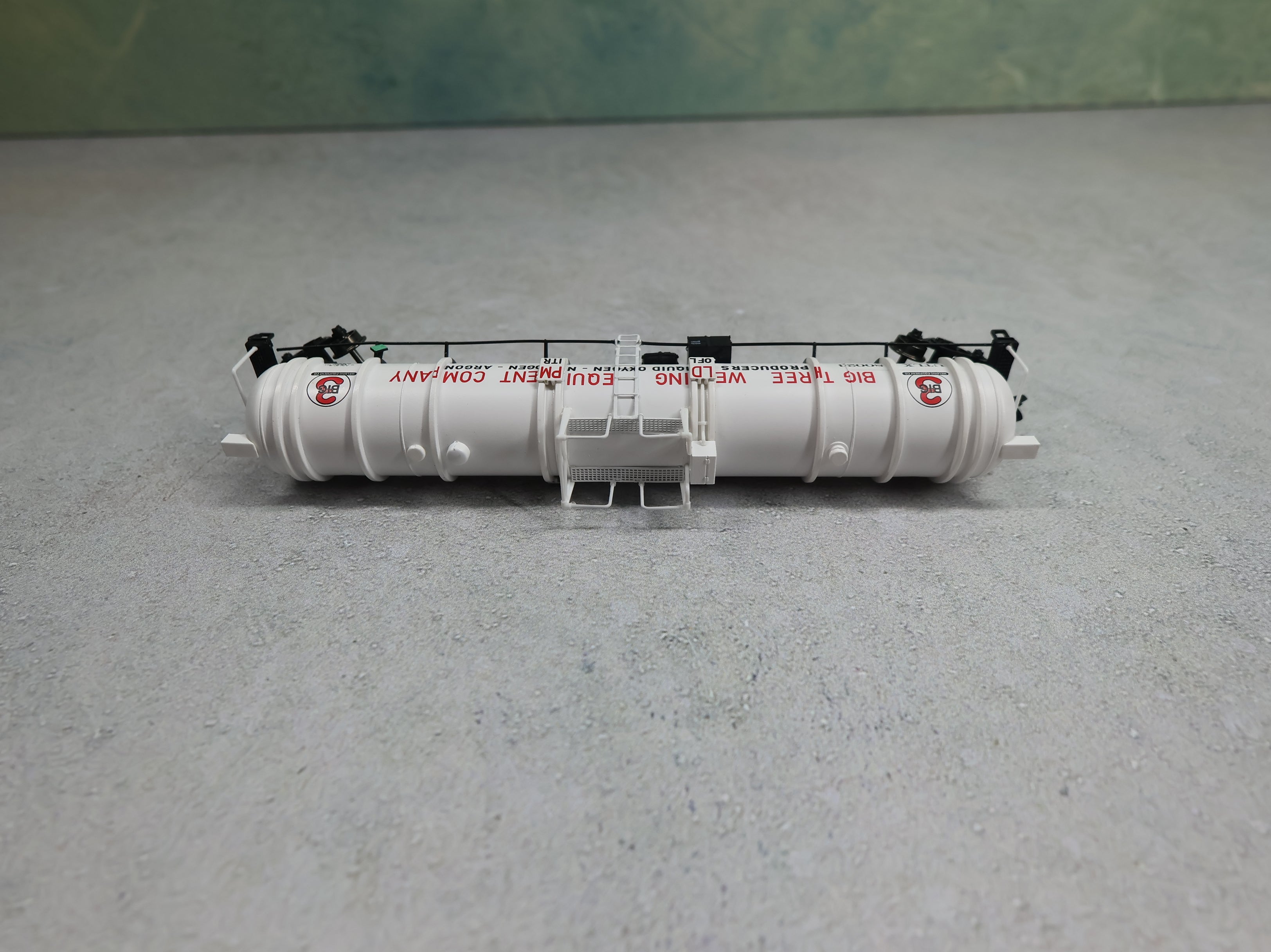 USED Broadway Limited 3729 N Scale Cryogenic Tank Car Big Three Industries UTLX #80023