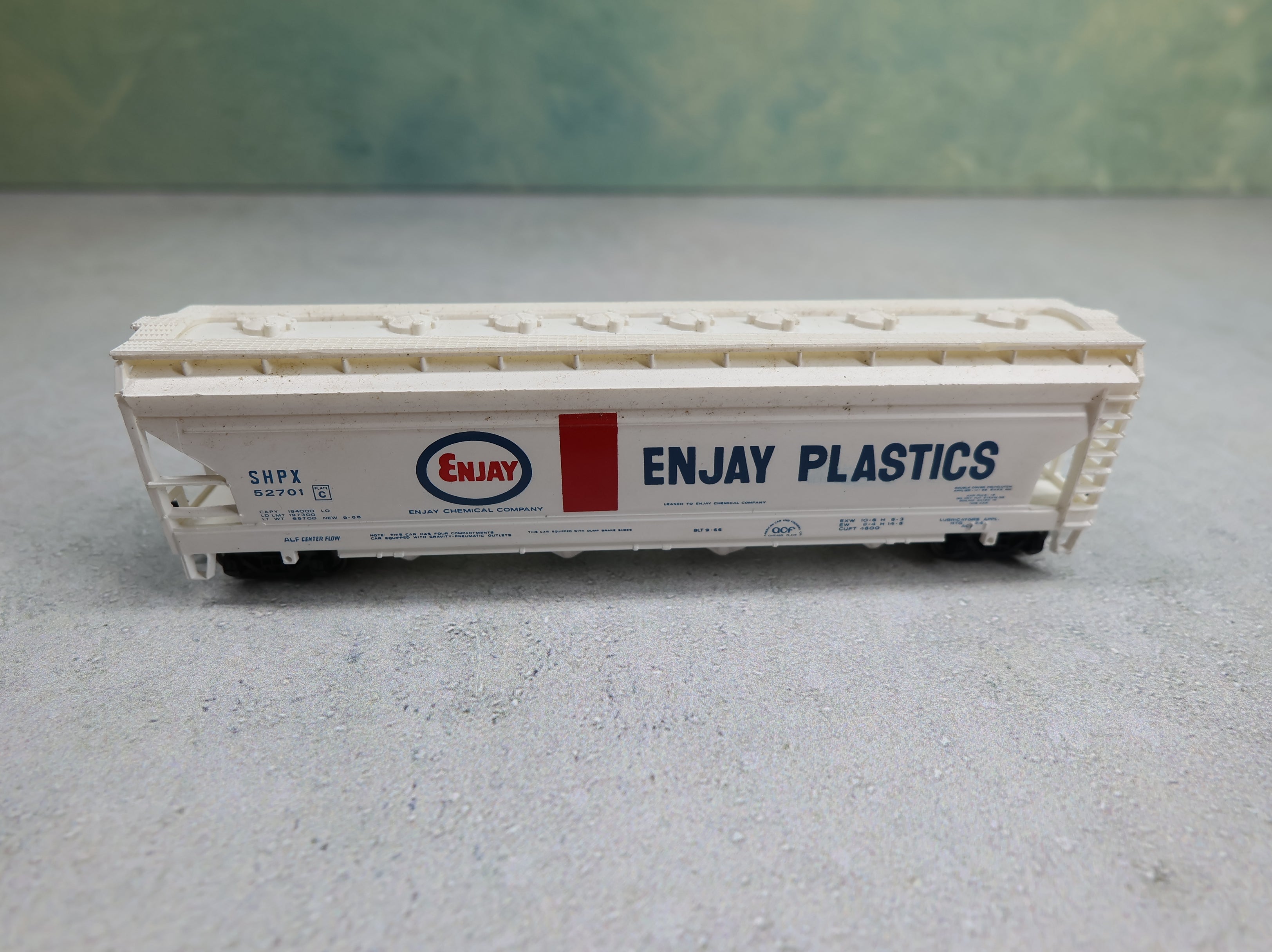 USED Bachmann 76636 N Scale 56' Centerflow Hopper Enjay Plastics SHPX #52701