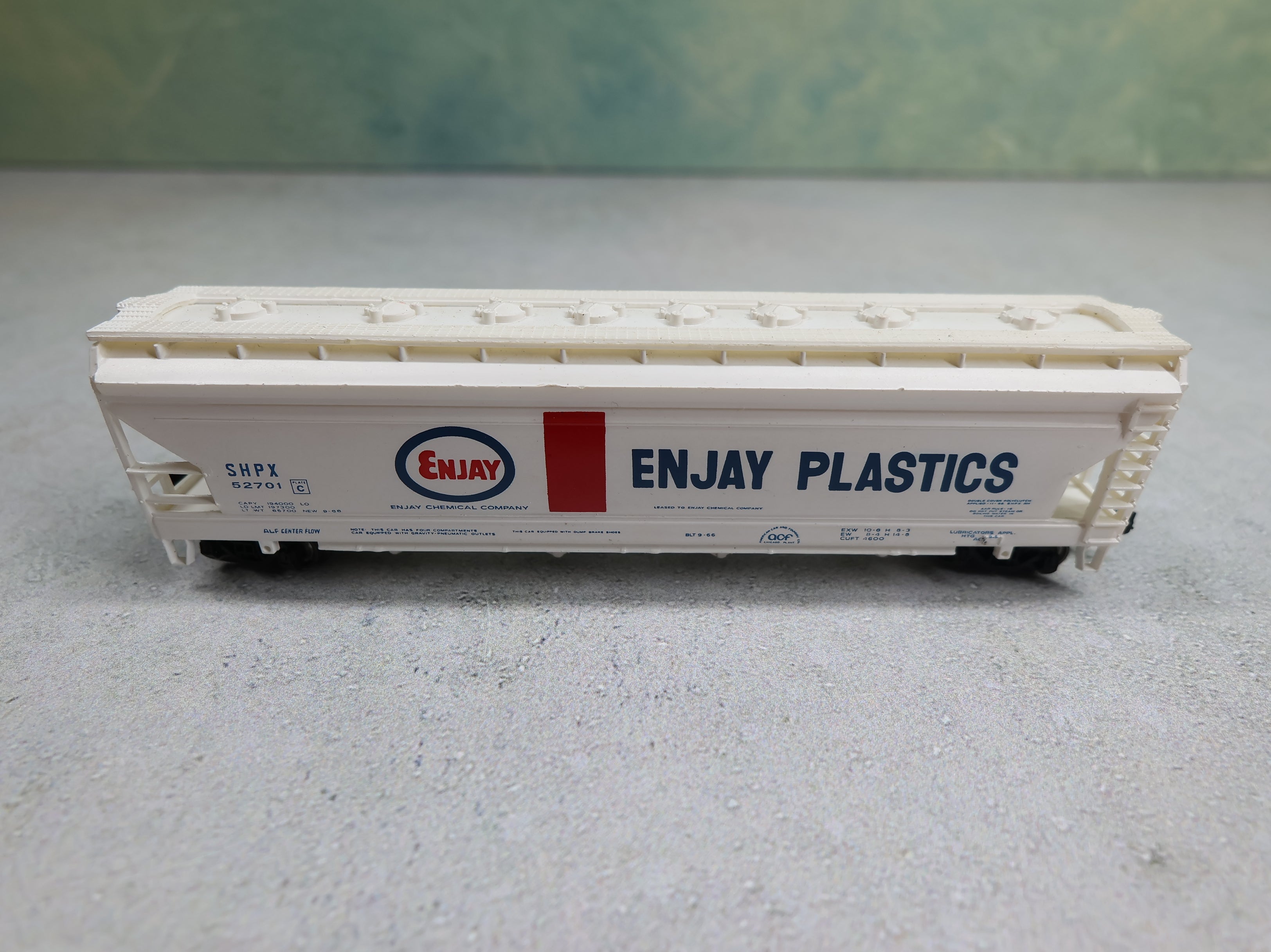 USED Bachmann 76636 N Scale 56' Centerflow Hopper Enjay Plastics SHPX #52701