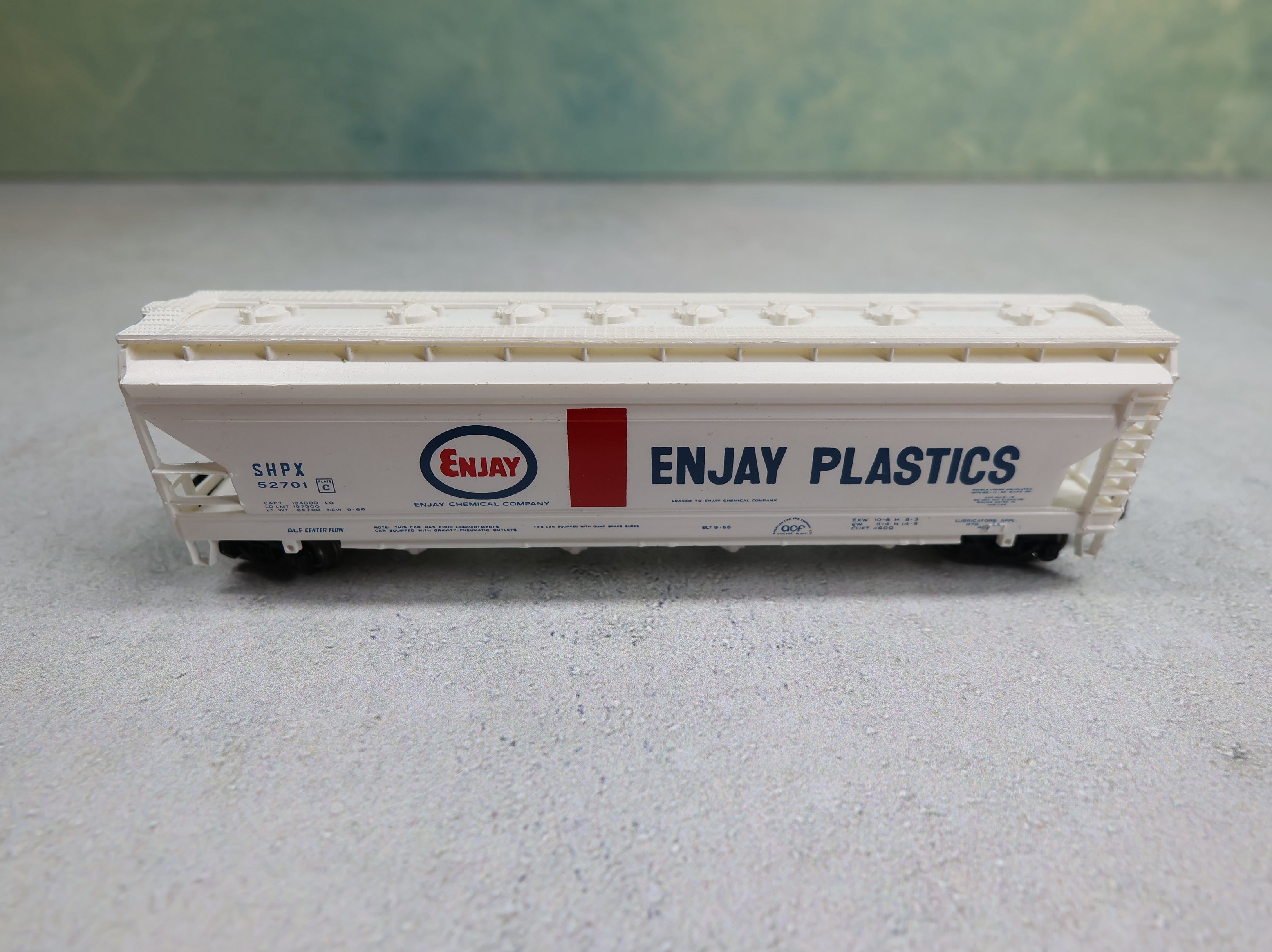 USED Bachmann 76636 N Scale 56' Centerflow Hopper Enjay Plastics SHPX #52701